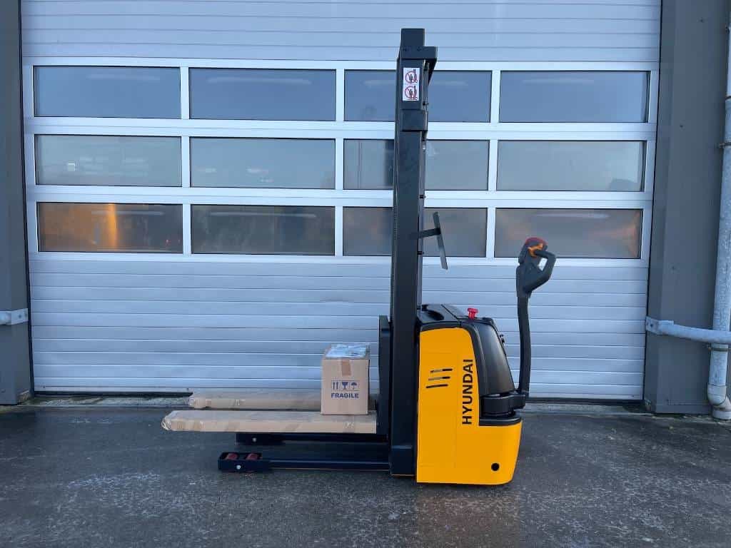 Hyundai 10ES elektrische stapelaar 1000kg hefvermogen 3,3