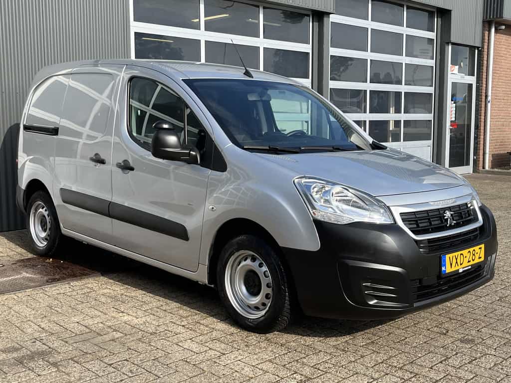 Peugeot Partner 120 1.6 HDi Marge Airco Btw / Bpm vij Cruise controle Parkeerhulp achter Navigatiesysteem Dealer onderhouden Euro 6 Ex overheid Bpm en btw vrij voor particulier gebruik!! Marge