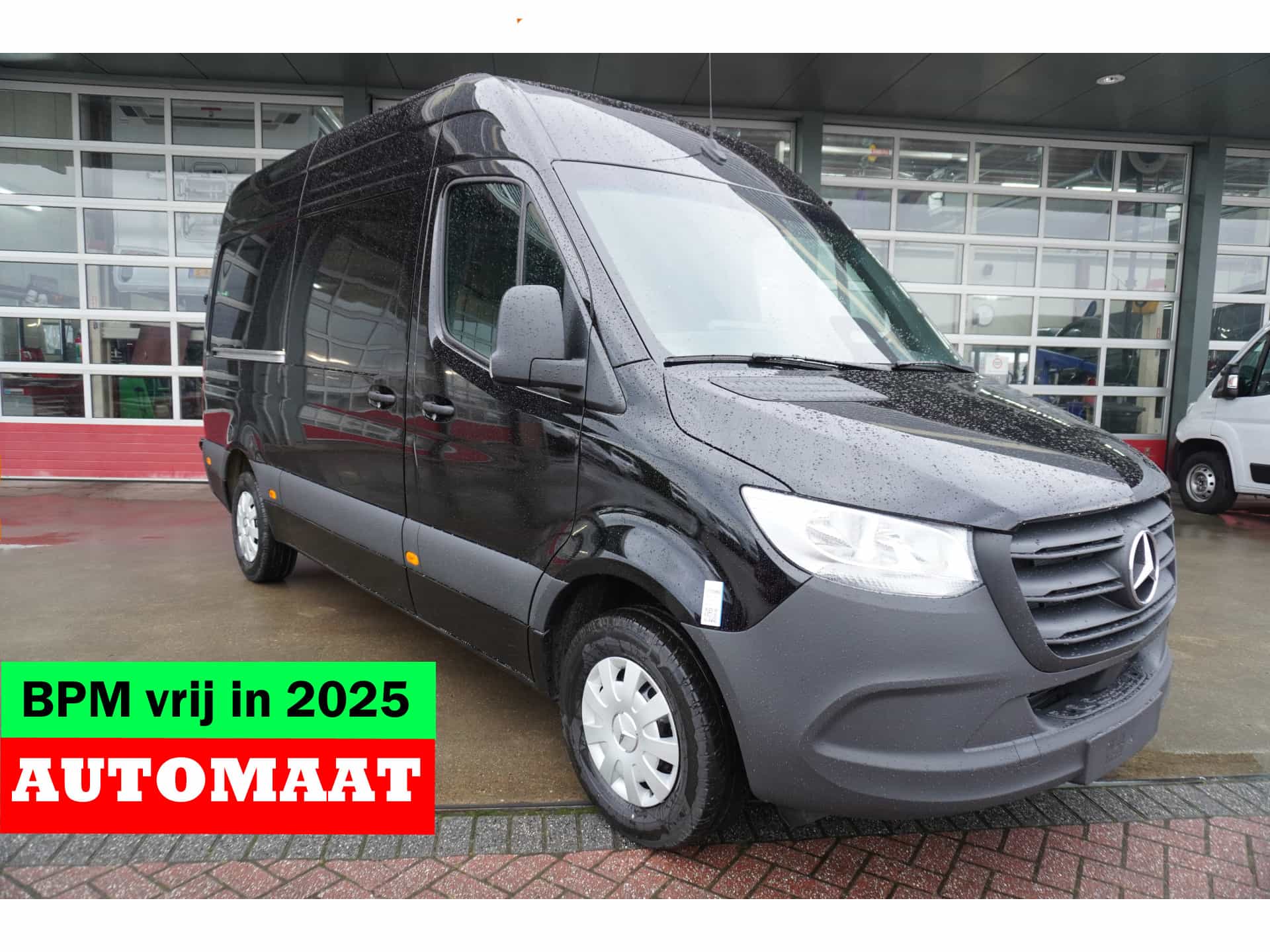 Mercedes-Benz Sprinter 317 CDI 170PK L2H2 Pro automaat Trekhaak 3.500KG