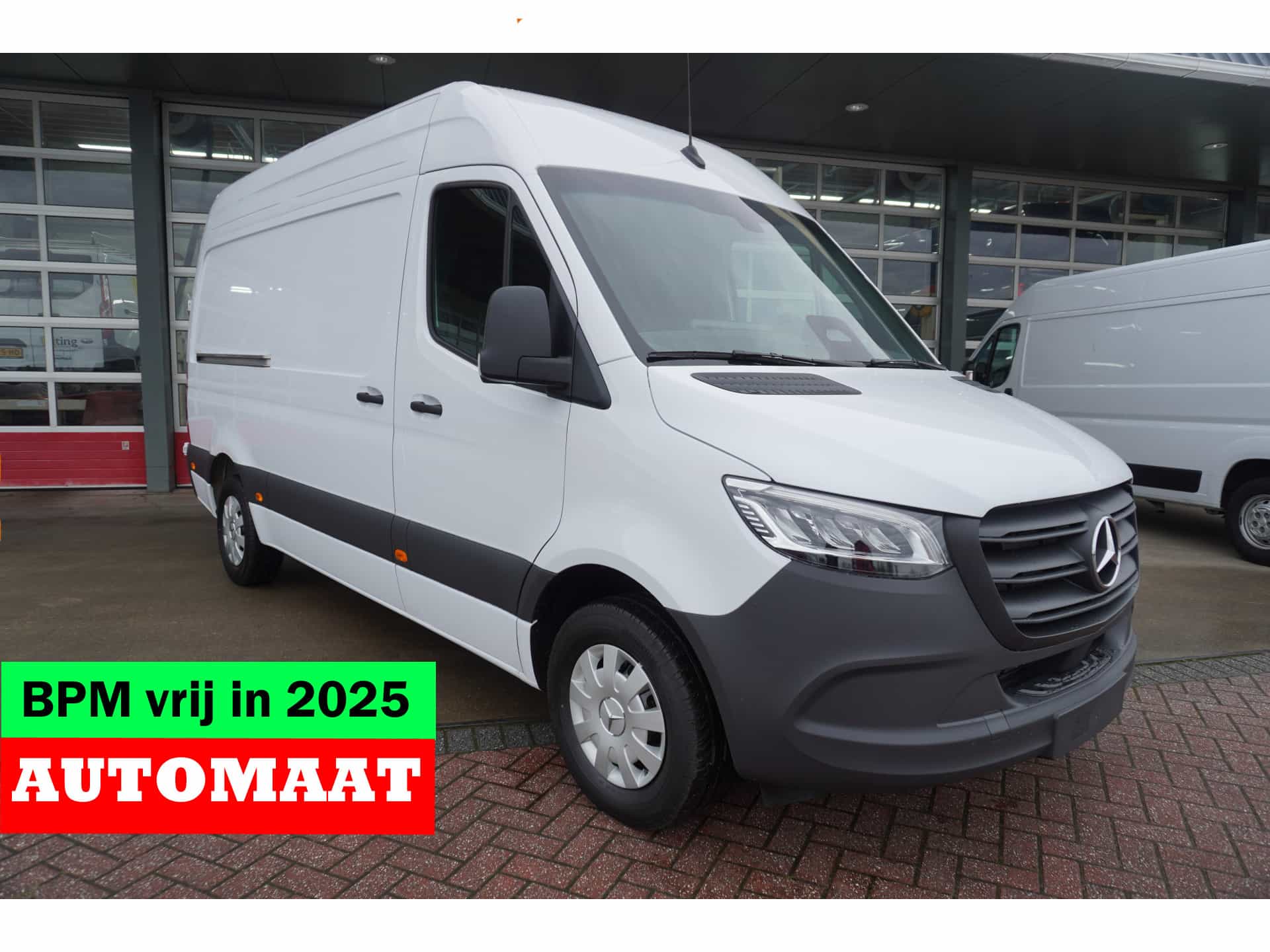 Mercedes-Benz Sprinter 317 CDI 170PK L2H2 Pro automaat Schuifdeur links en Rechts