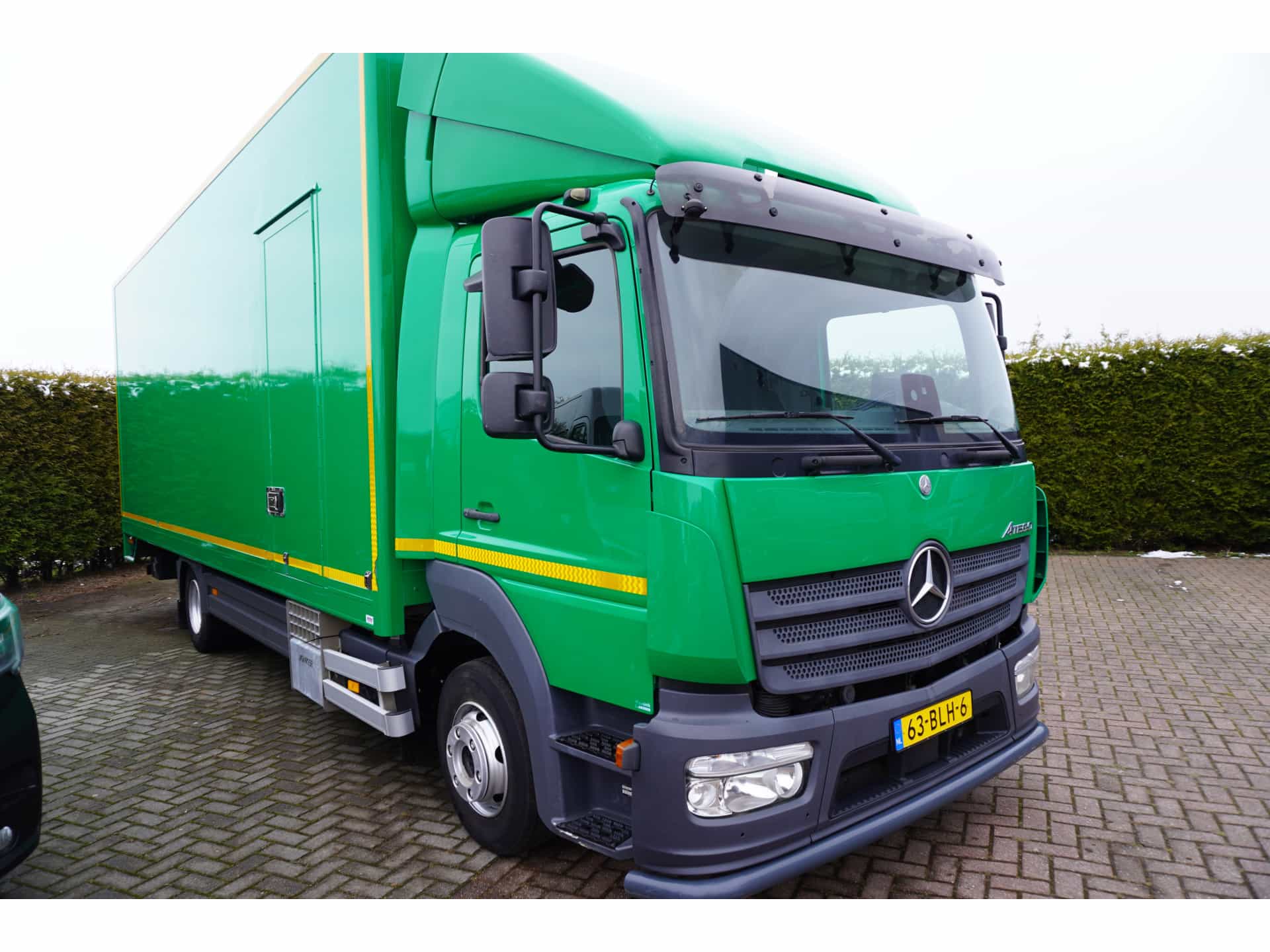 Mercedes-Benz  Atego 1018L 4x2 Bakwagen met laadklep Automaat