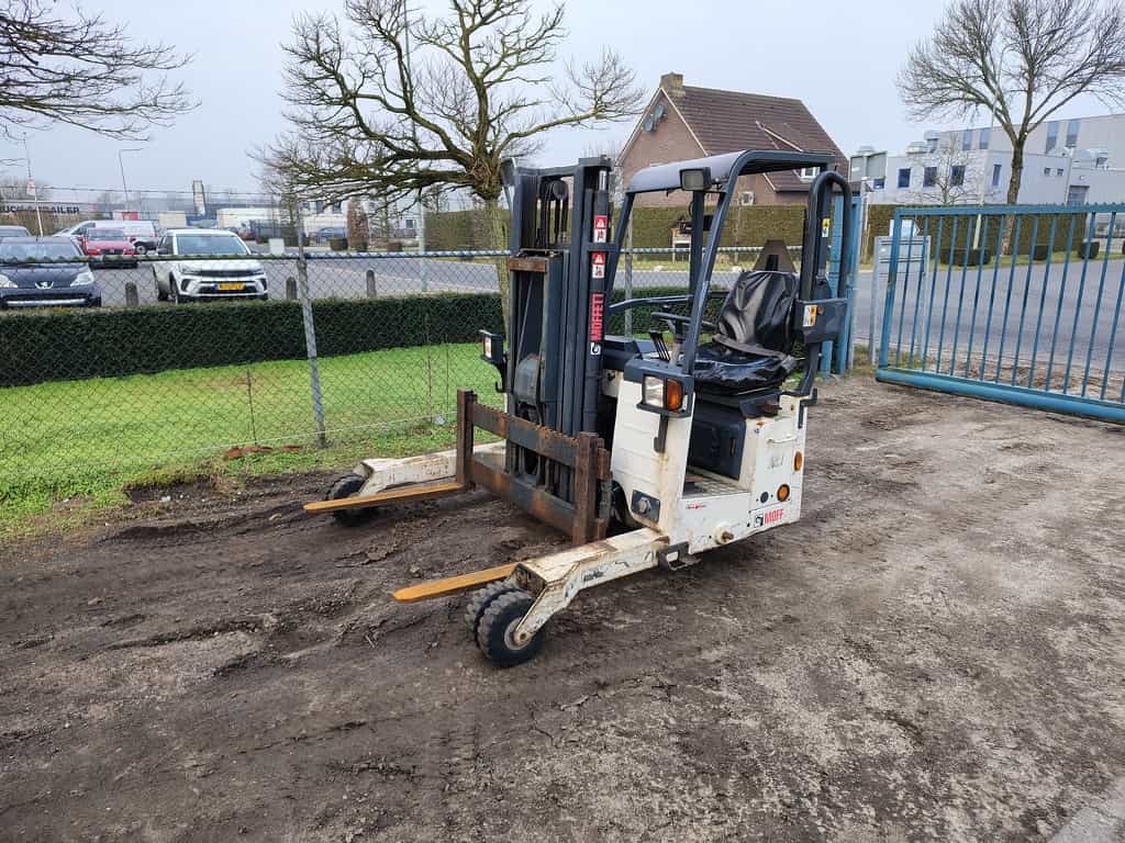 Moffet M4 20.1 meeneemheftruck / kooiaap 2012