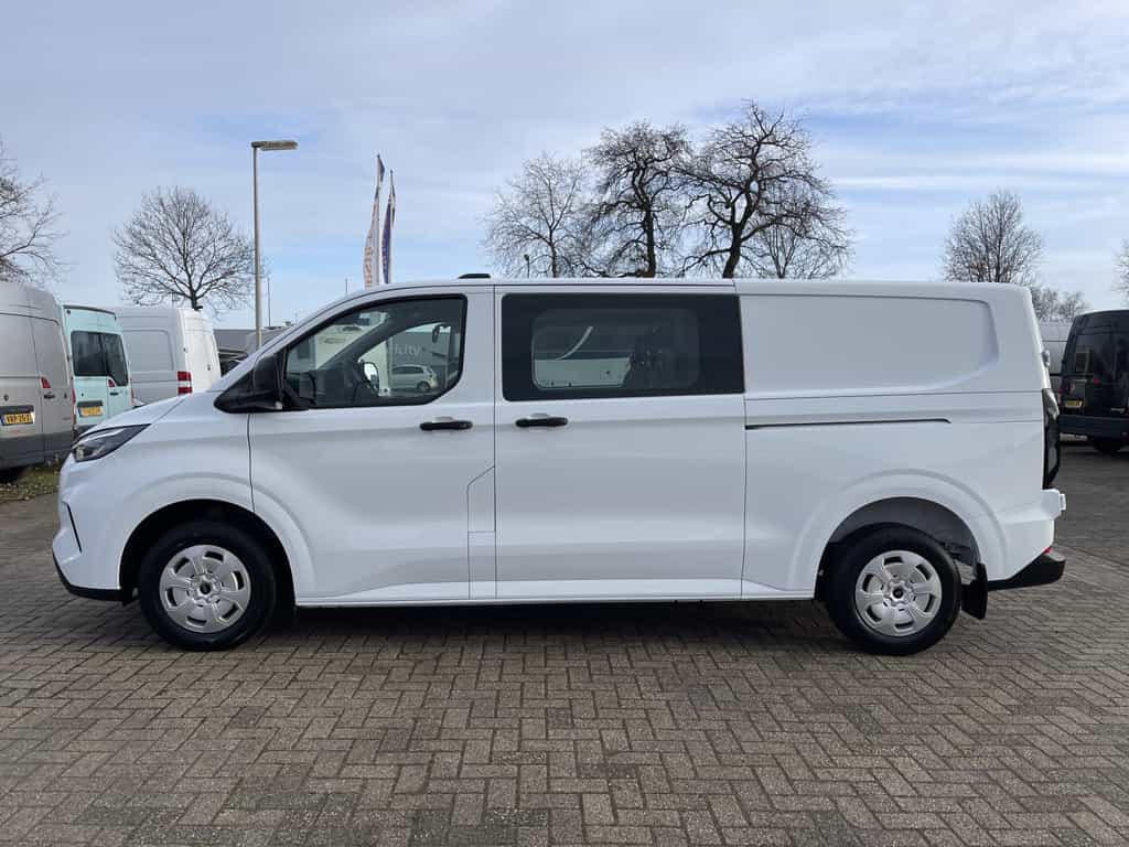 Ford Transit Custom 320 2.0 TDCI L2H1 Trend DC / NIEUW / BPM vrij / 5 persoons / direct leverbaar ! / originele Ford affabriek dubbel cabine / omvormer / dubbele schuifdeur