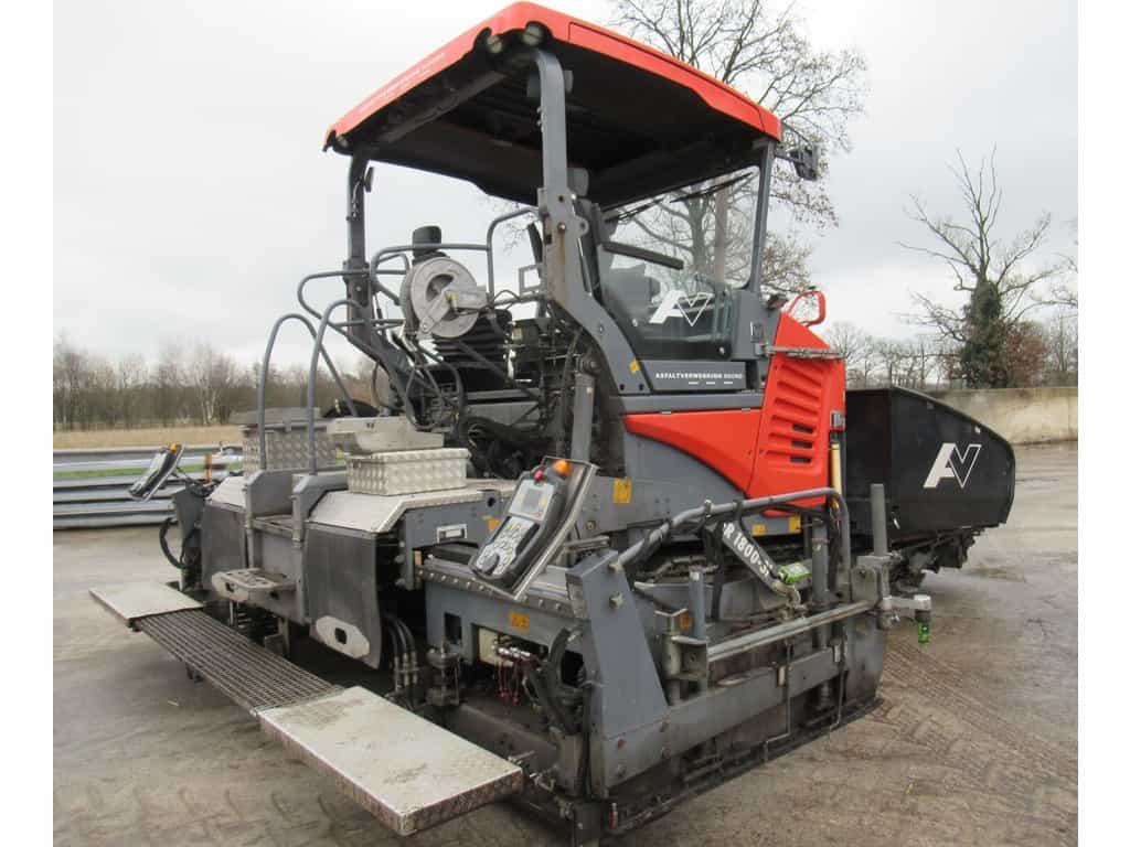Vögele 1800-3 i crawler asphalt paver
