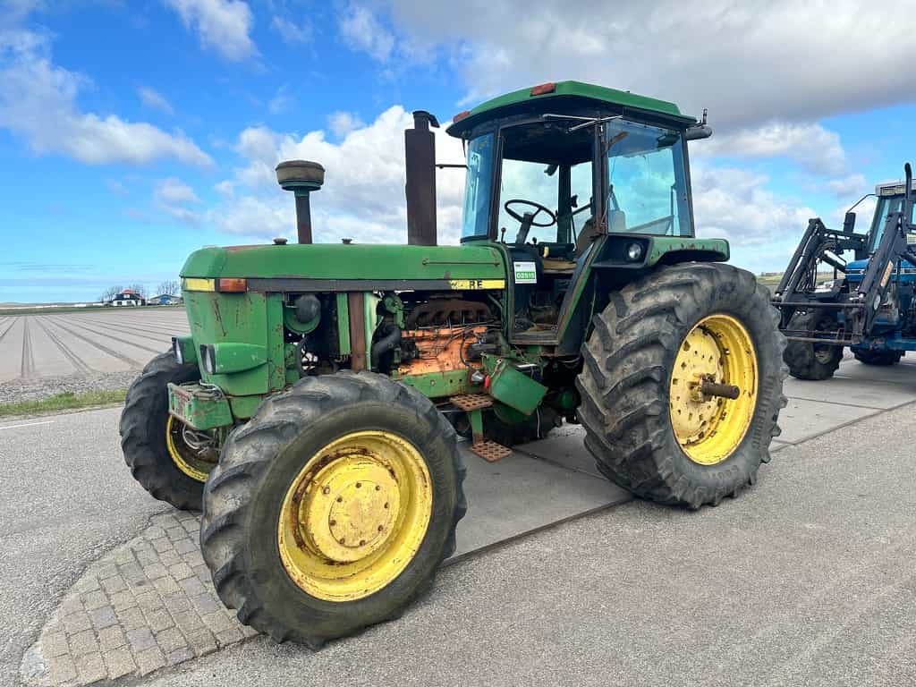 John Deere 4040