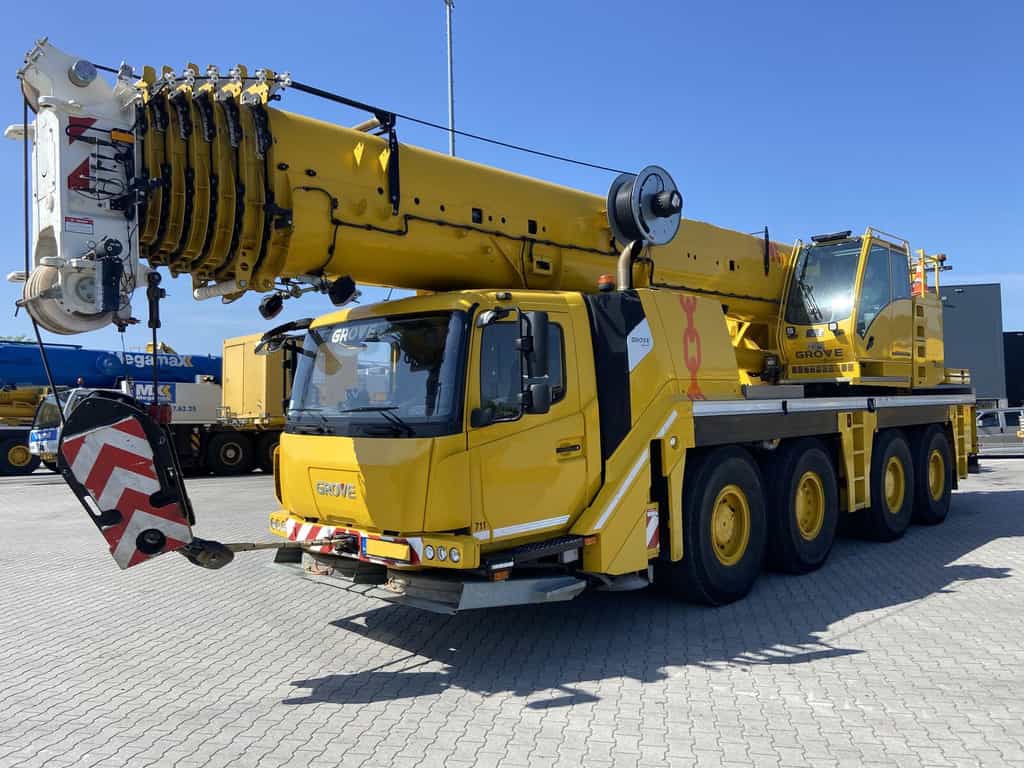 Grove GMK 4100L-1 truck crane