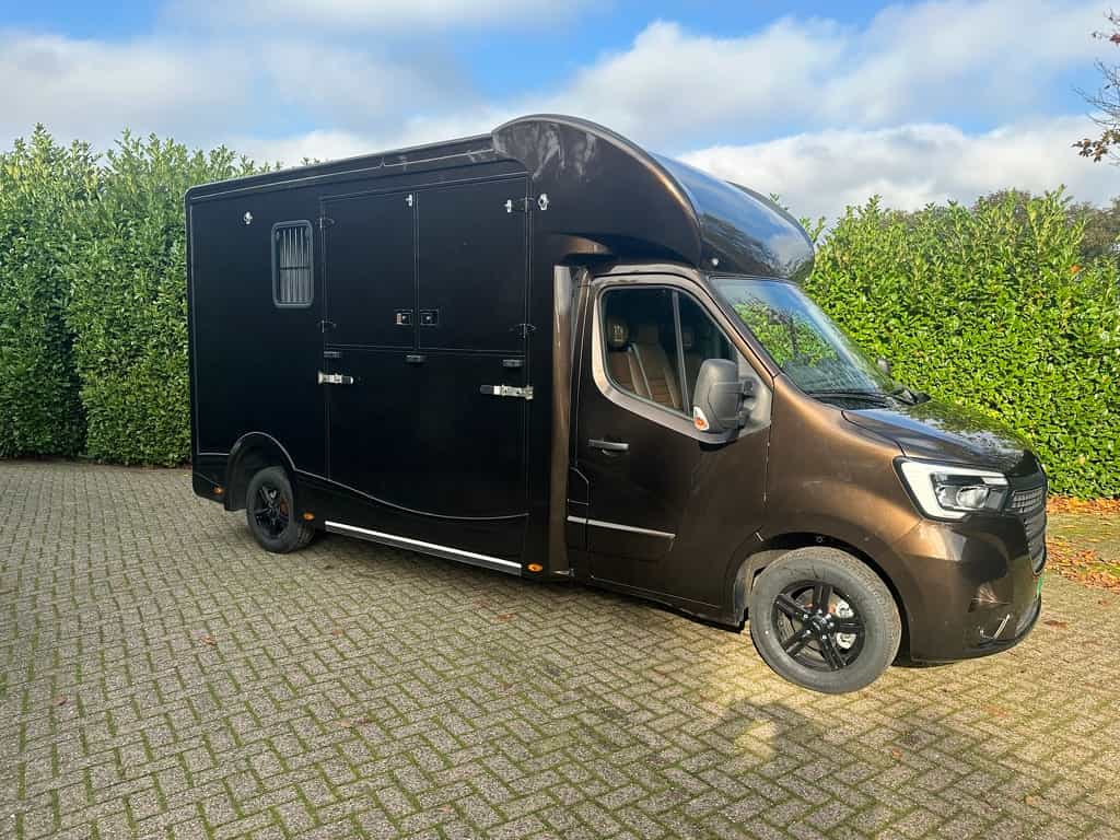 Horsetruck / Paardenvrachtwagen Renault Master / ATM NIEUW 2025 Hengstenuitvoering BPM VRIJ !