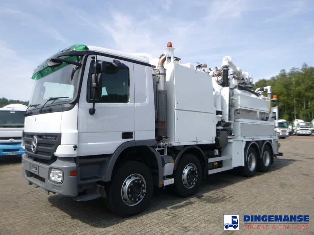 Mercedes Actros 3241 8x4 RHD  Huwer vacuum tank / hydrocureur 15 m3