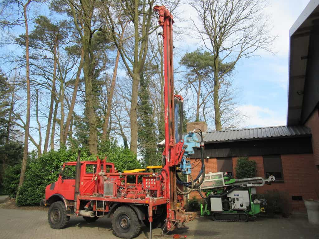 Mercedes-Benz u 1450 L water drill drilling rig