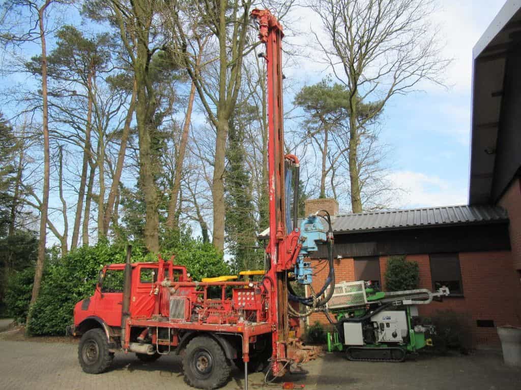 Mercedes-Benz unimog u1450L drilling rig