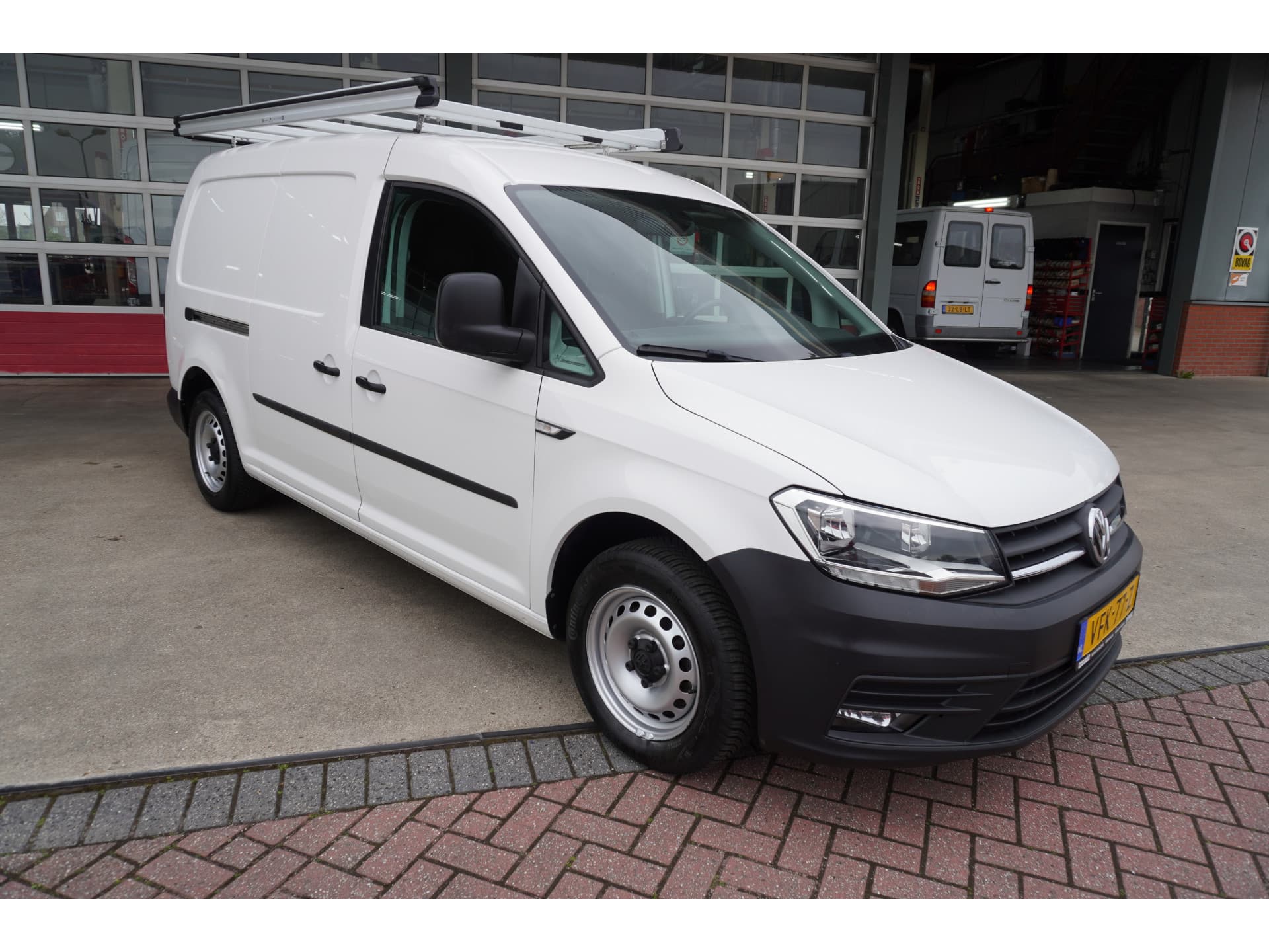 Foto 1 van Volkswagen 2.0 TDI L2H1 BMT Maxi Comfortline