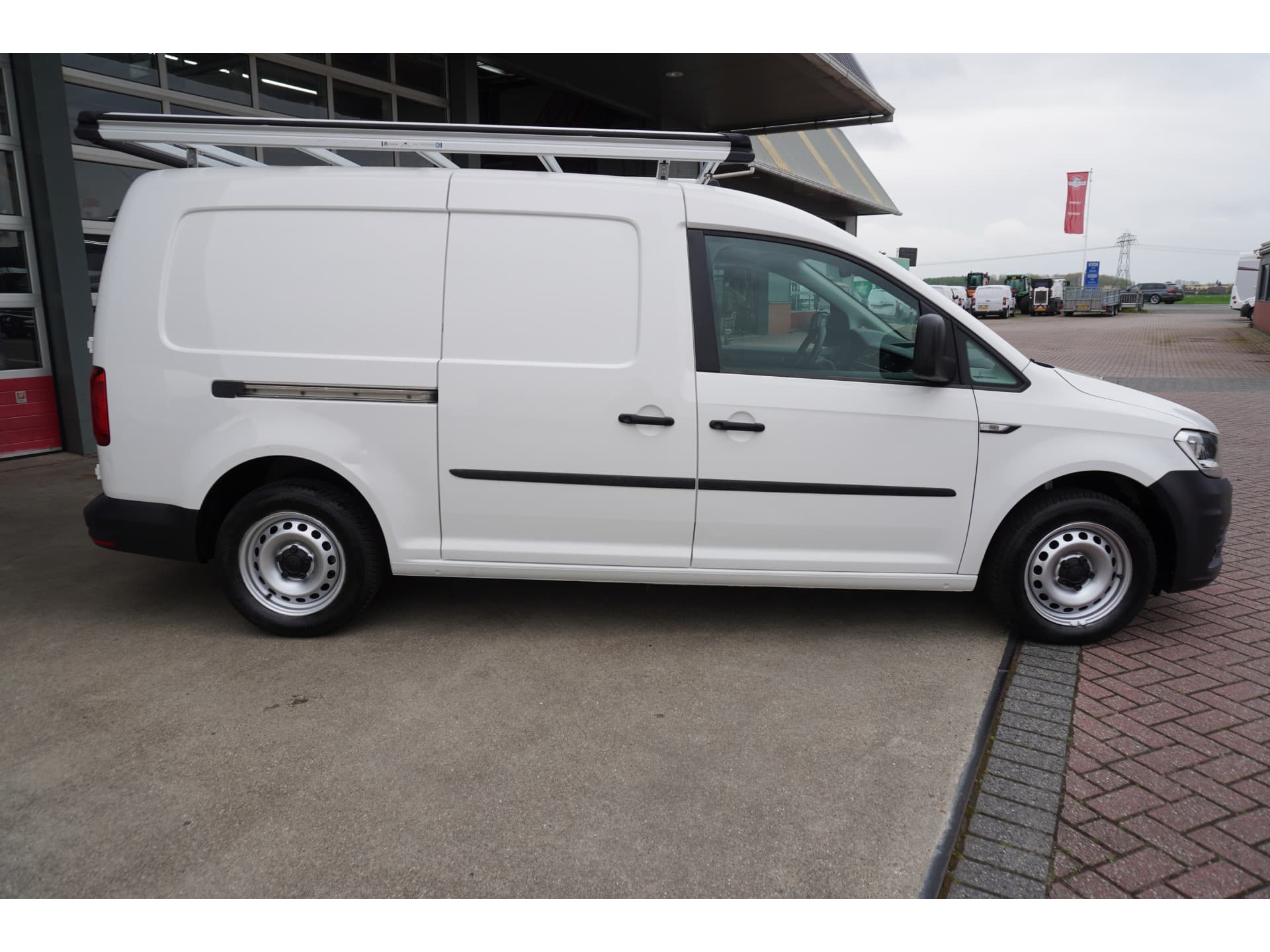 Foto 3 van Volkswagen 2.0 TDI L2H1 BMT Maxi Comfortline