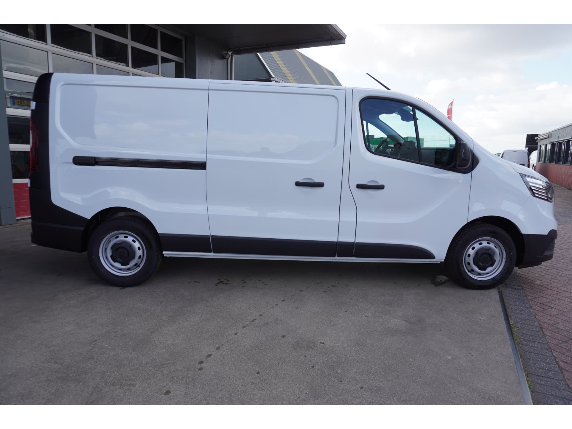 Foto 3 van Renault 2.0 Blue dC1 150PK T30 L2H1