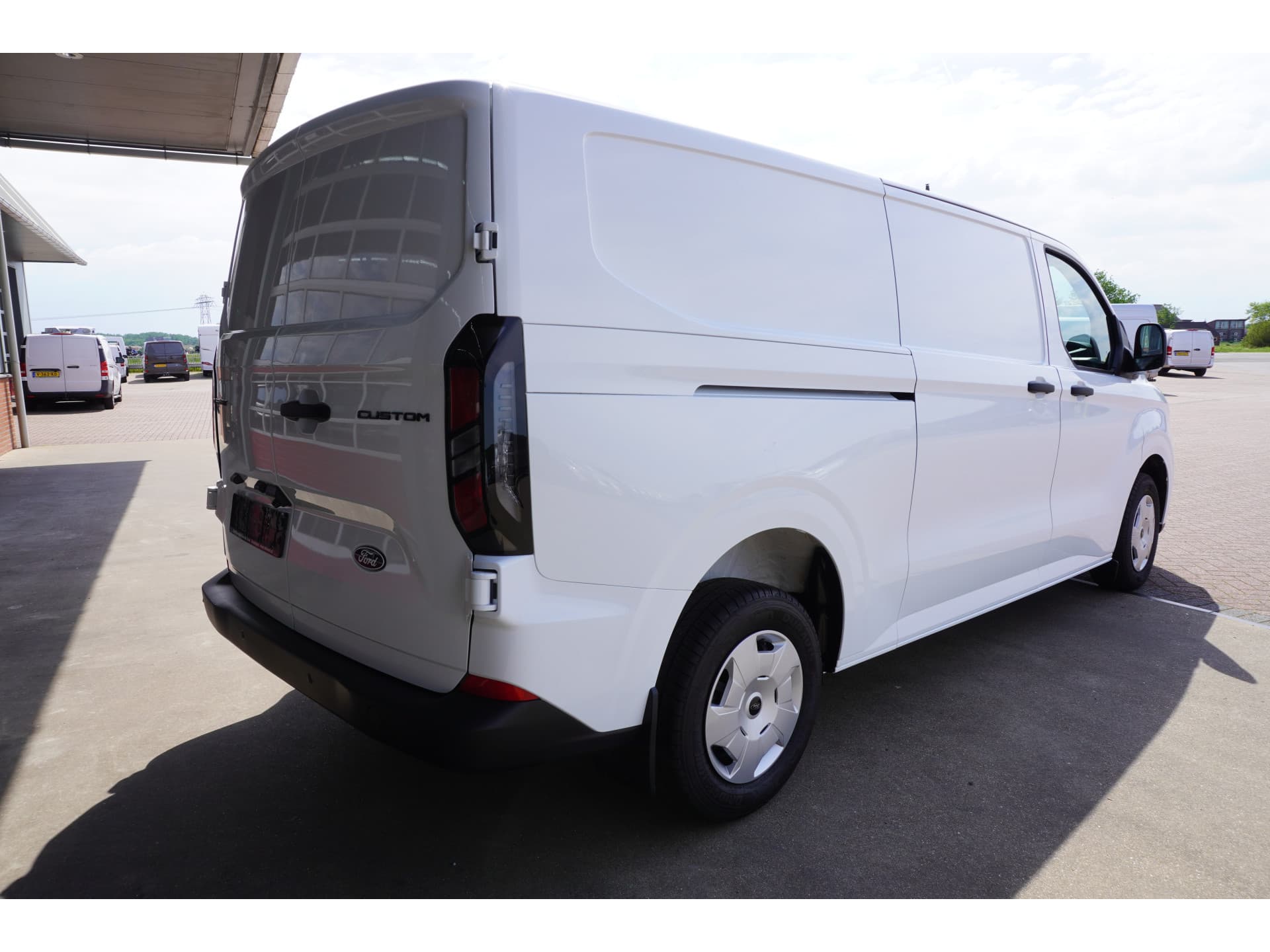 Foto 4 van Ford 320L 2.0 TDCI 170PK L2H1 Trend Automaat Schuifdeur L / R