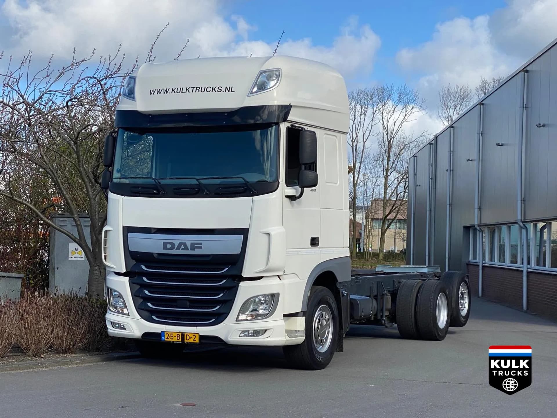Foto 1 van DAF XF 460 FAR 6X2 SSC CLEAN HOLLAND TRUCK
