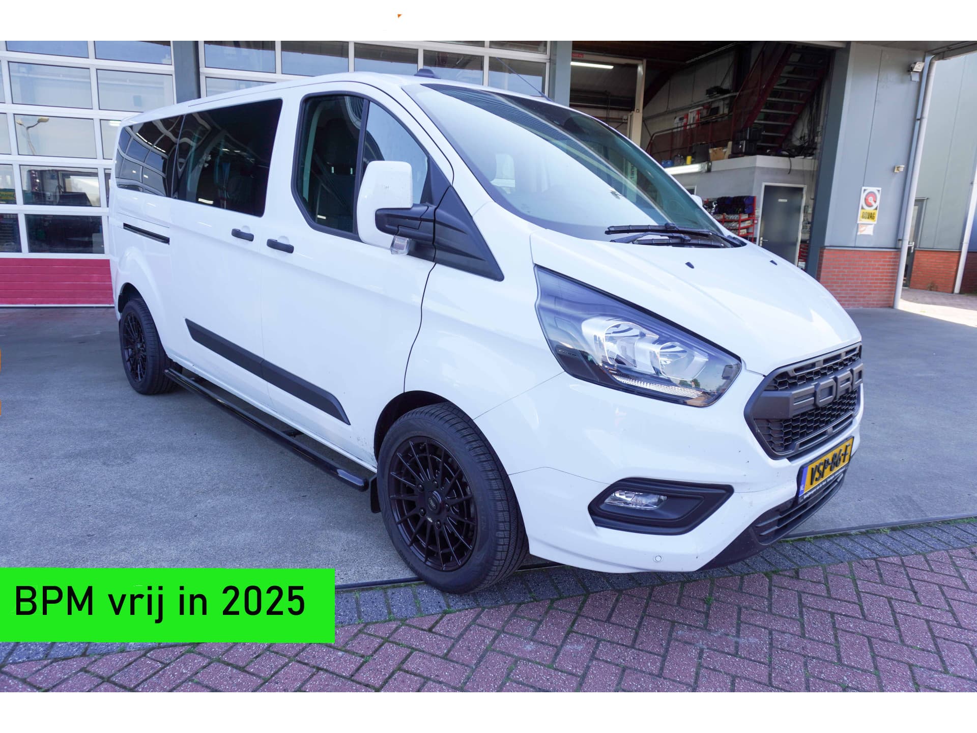 Foto 1 van Ford 320L 2.0 TDCI 130PK L2H1 DubbelCabine Glaslook