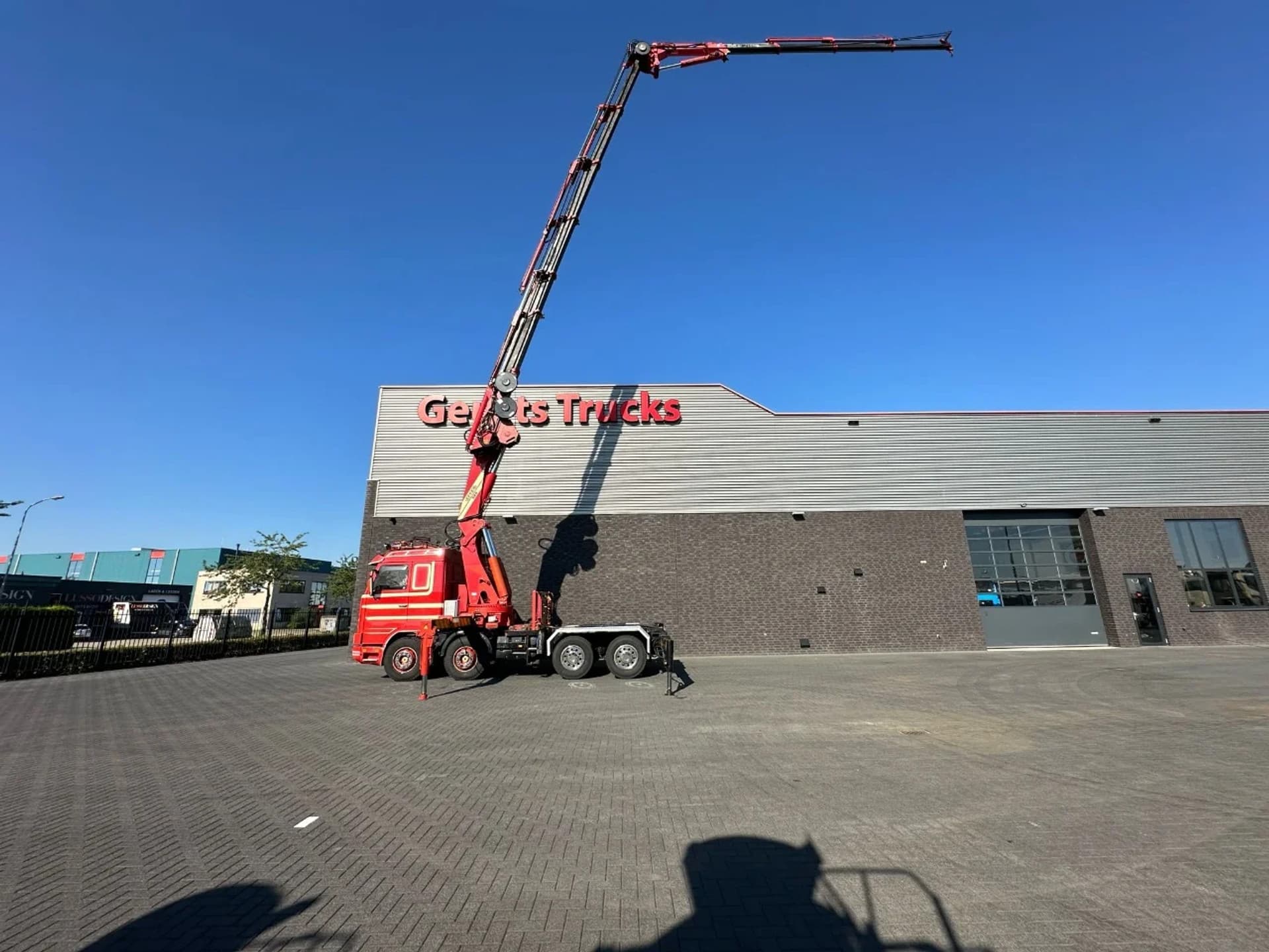 Foto 3 van Scania R143-420 V8 8X4 + EFFER 980/6S + JIB 2F73101 KRAAN/KAN/CRANE/GRUA/OLDTIMER/SPECIAL/SHOWTRUCK