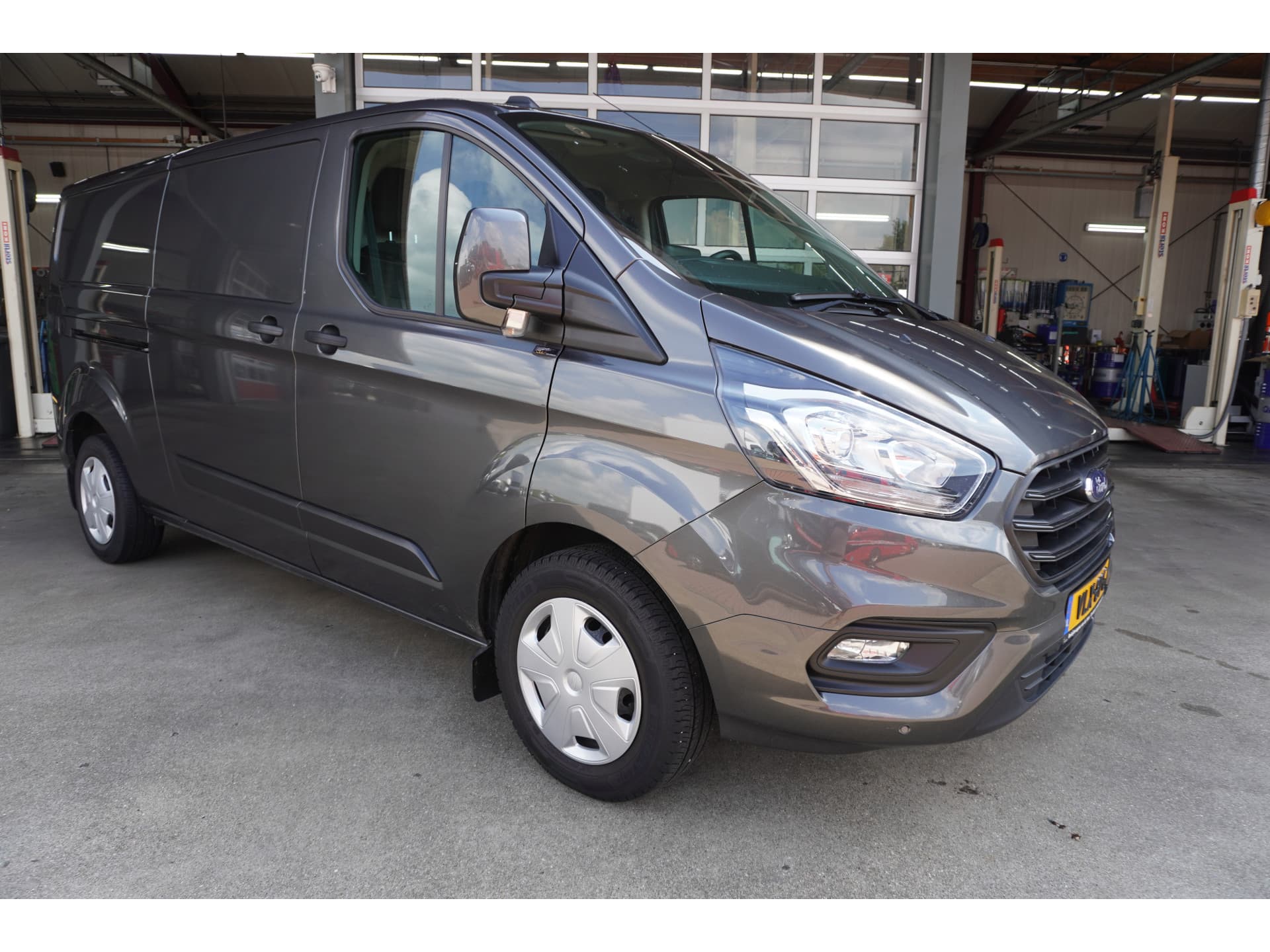 Foto 1 van Ford 320 2.0 TDCI 130PK L2H1 Trend