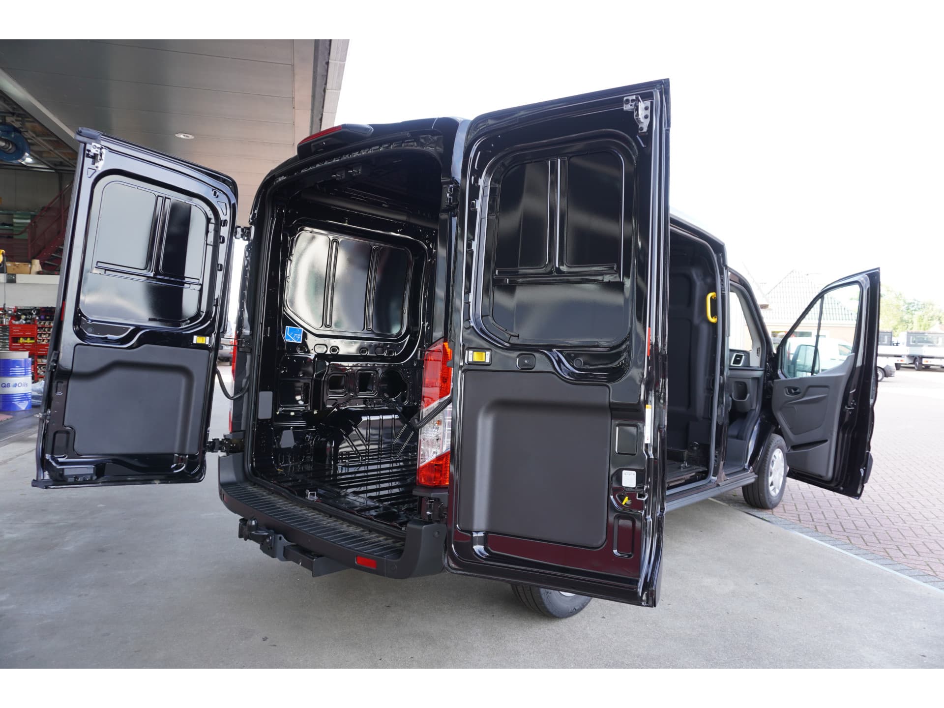 Foto 5 van Ford 350M 2.0 TDCI 130PK L2H2 Trend Automaat