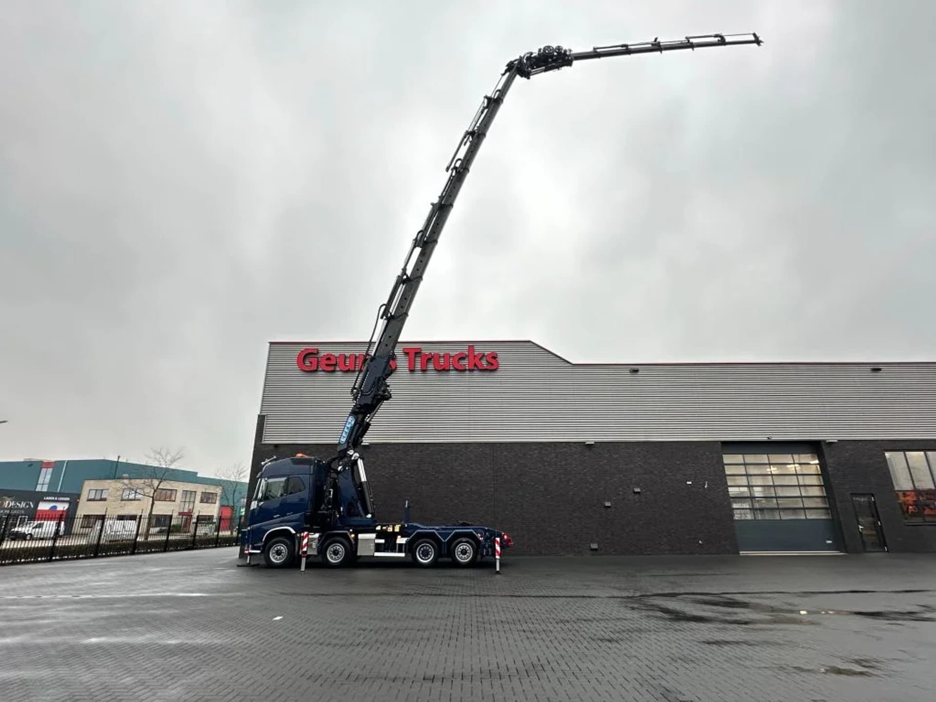 Foto 4 van Volvo FH 16.650 8X2 + EFFER 1855/8S + JIB 6S HEAVY DUTY KRAAN/KRAN/CRANE/GRUA