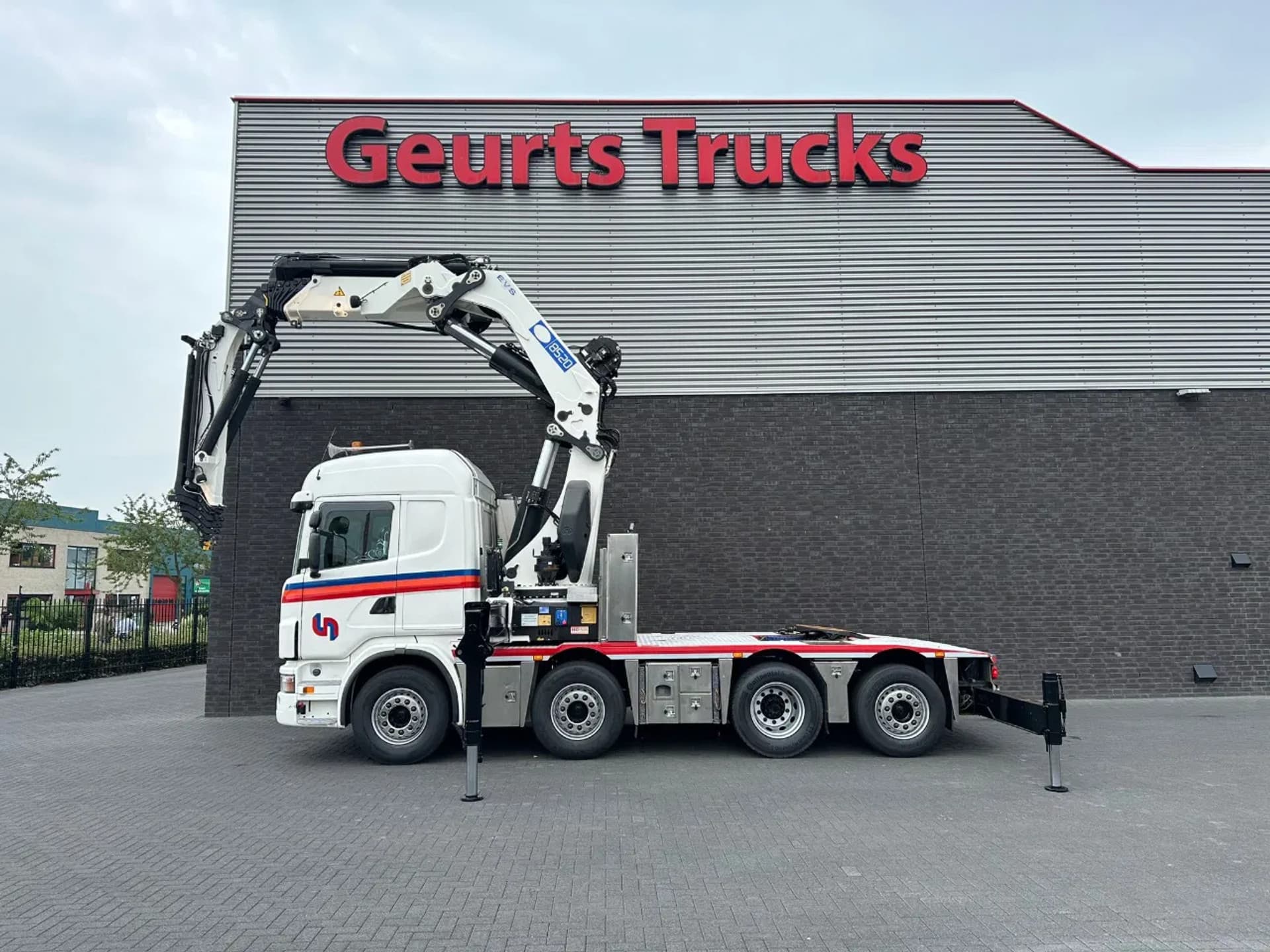 Foto 4 van Scania G440 8X2 TREKKER-BAKWAGEN COMBI + HMF 8520-K6 + JIB FJ200-K6 KRAAN/KRAN/CRANE/GRUA