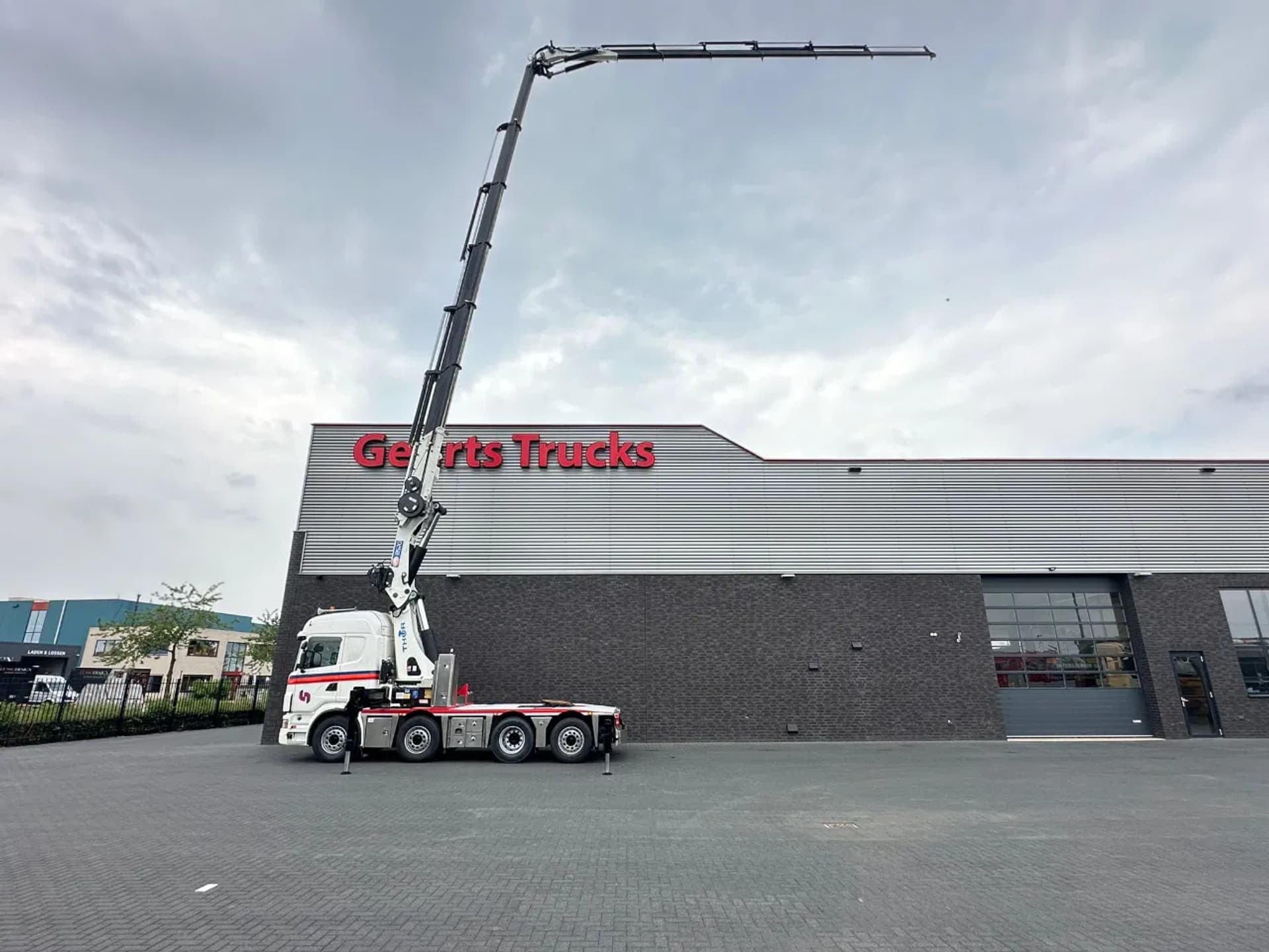 Foto 3 van Scania G440 8X2 TREKKER-BAKWAGEN COMBI + HMF 8520-K6 + JIB FJ200-K6 KRAAN/KRAN/CRANE/GRUA