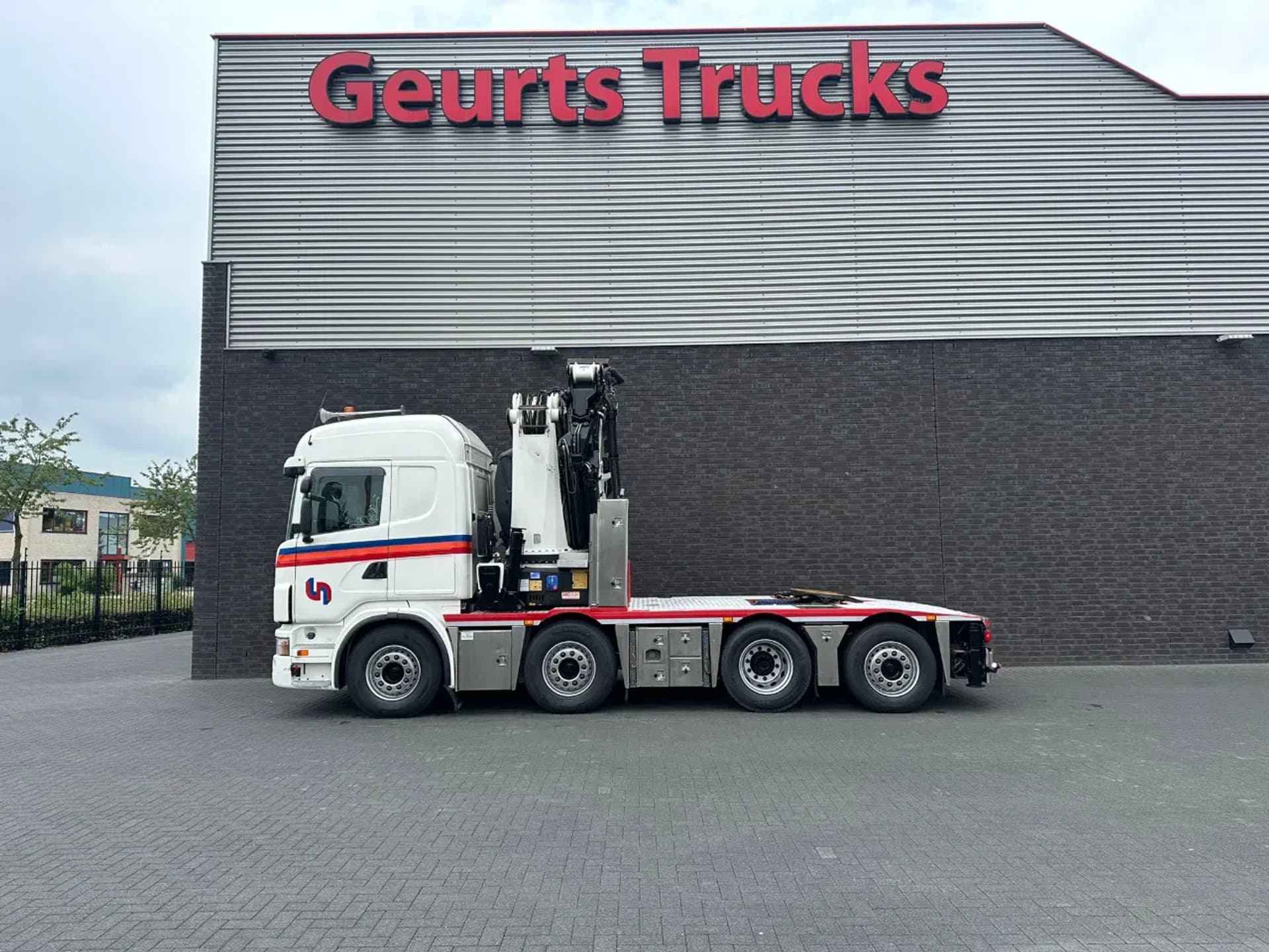 Foto 5 van Scania G440 8X2 TREKKER-BAKWAGEN COMBI + HMF 8520-K6 + JIB FJ200-K6 KRAAN/KRAN/CRANE/GRUA