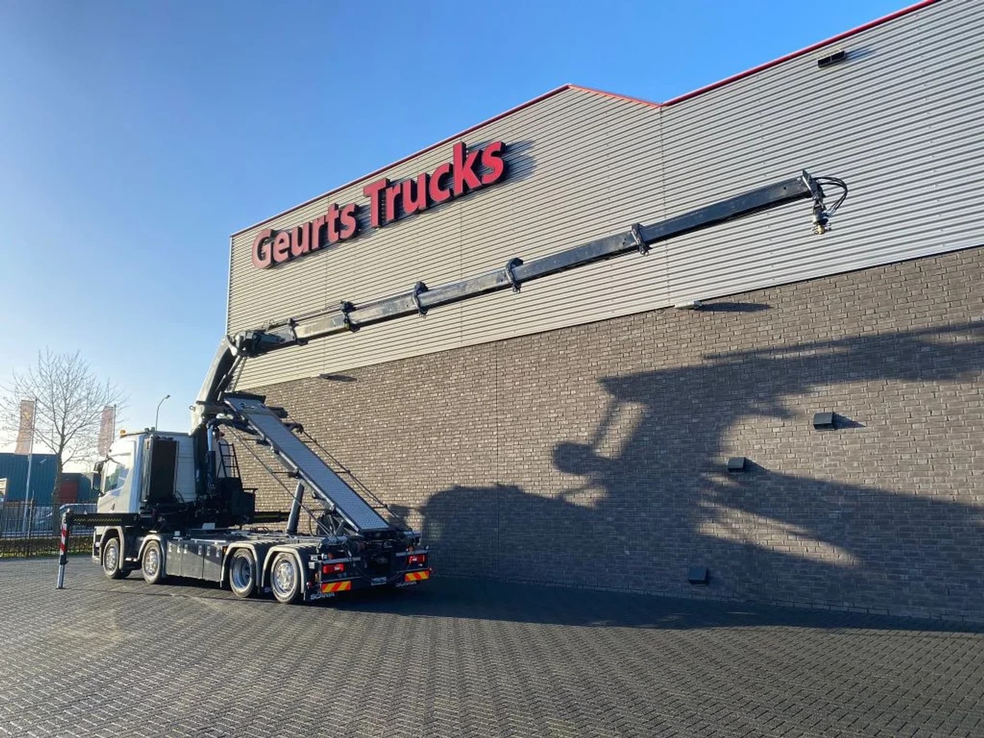 Foto 3 van Scania G500 NGS 8X2 MET 3 ZIJDIGE KABELSYSTEEM + HIAB 362 EP-5 KRAAN/KRAN/CRANE/GRUA