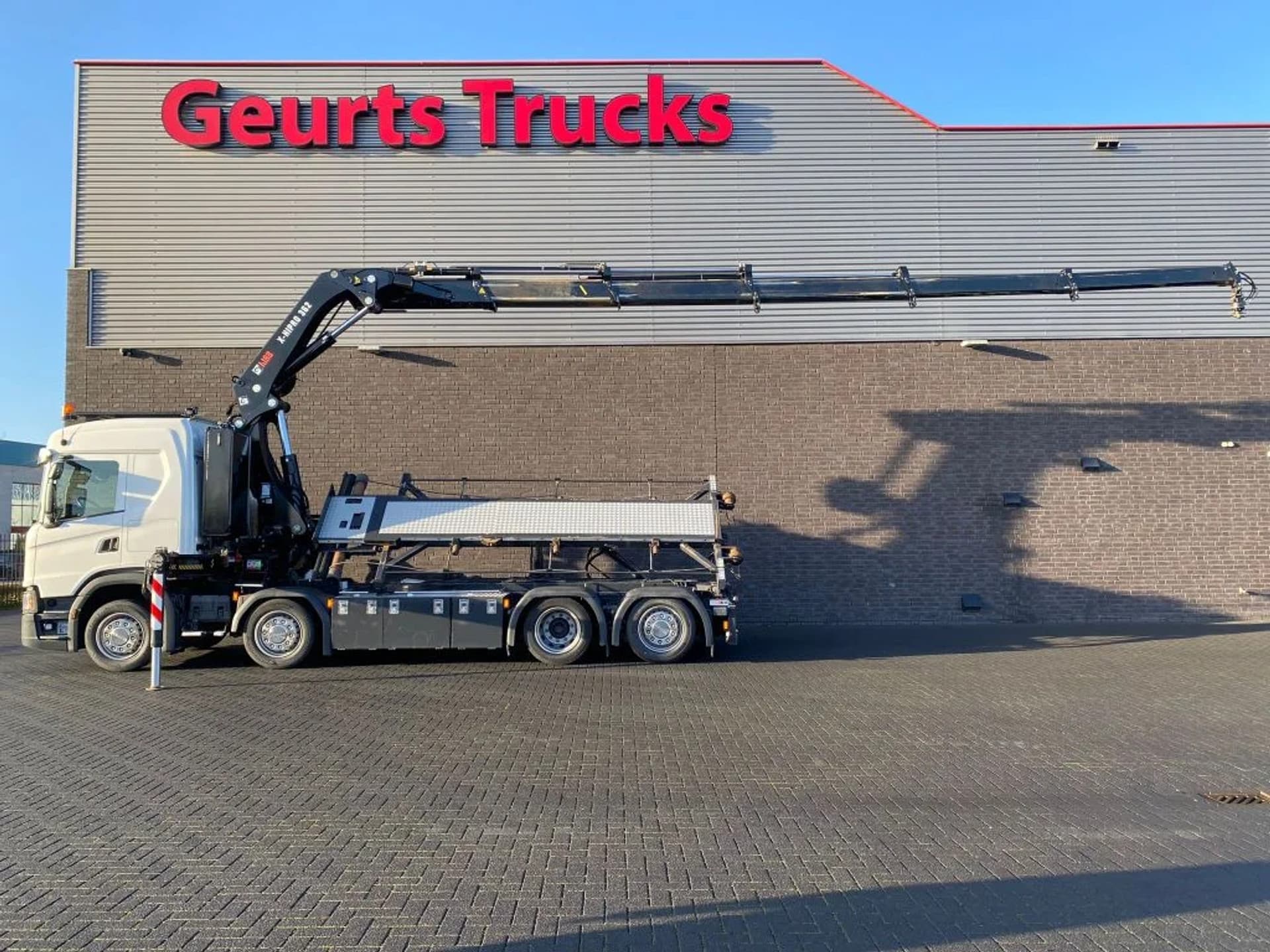 Foto 4 van Scania G500 NGS 8X2 MET 3 ZIJDIGE KABELSYSTEEM + HIAB 362 EP-5 KRAAN/KRAN/CRANE/GRUA