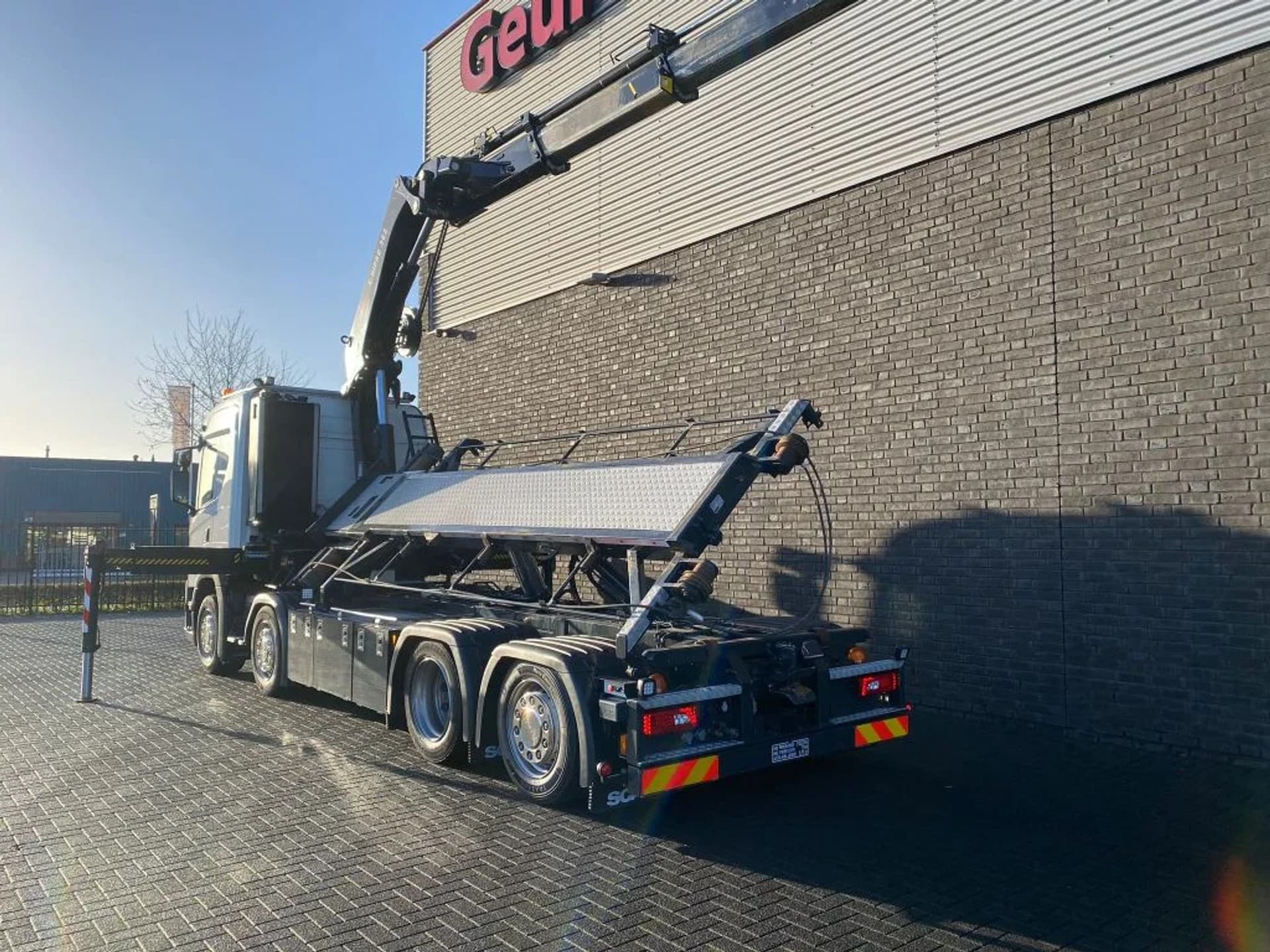 Foto 5 van Scania G500 NGS 8X2 MET 3 ZIJDIGE KABELSYSTEEM + HIAB 362 EP-5 KRAAN/KRAN/CRANE/GRUA