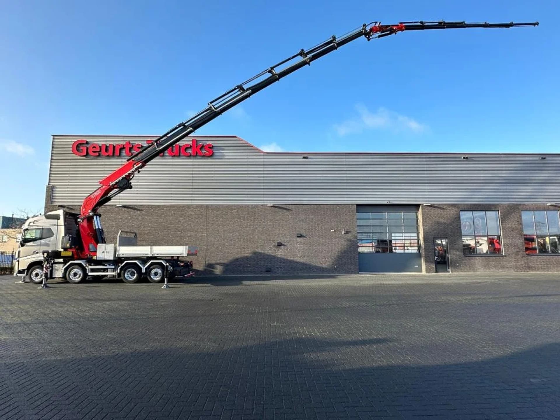 Foto 1 van Volvo FH 540 8X2 TREKKER-BAKWAGEN COMBI + FASSI F1650RA.2.28 + JIB L816 KRAAN/KRAN/CRANE/GRUA