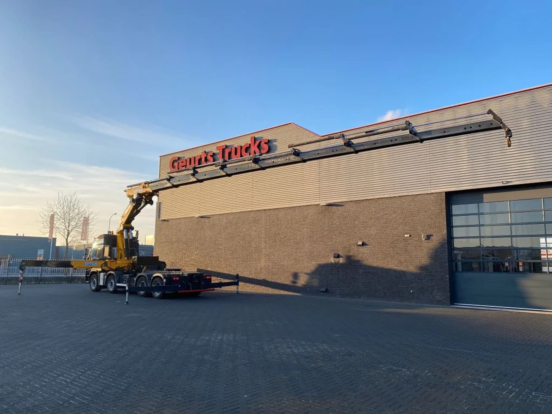 Foto 4 van Volvo FMX 500 8X4 TREKKER-BAKWAGEN COMBI + EFFER 955/8S KRAAN/KRAN/CRANE/GRUA