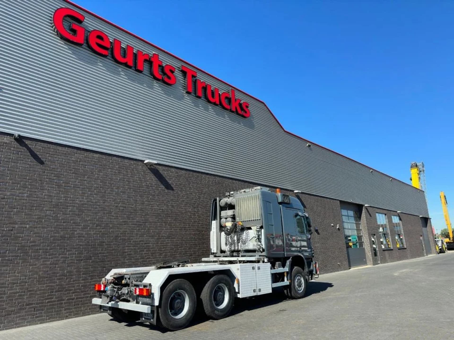 Foto 5 van Mercedes-Benz Actros 4065 V8 6X6 SLT TITAN HEAVY DUTY TRACTOR