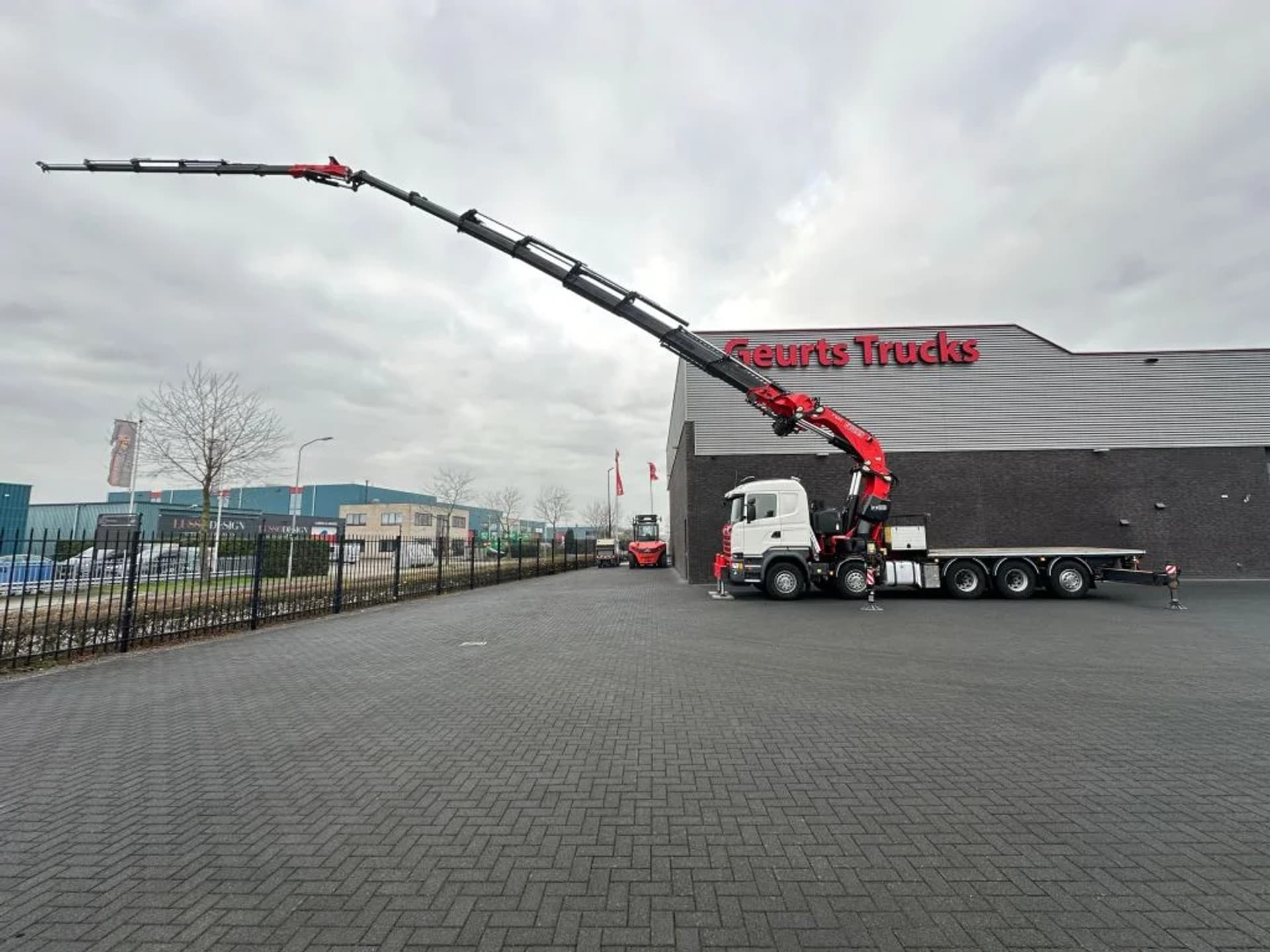 Foto 5 van Scania R520 V8 10X4 TRIDEM + F1650RA.2.28 + JIB L816 KRAAN/KRAN/CRANE/GRUA