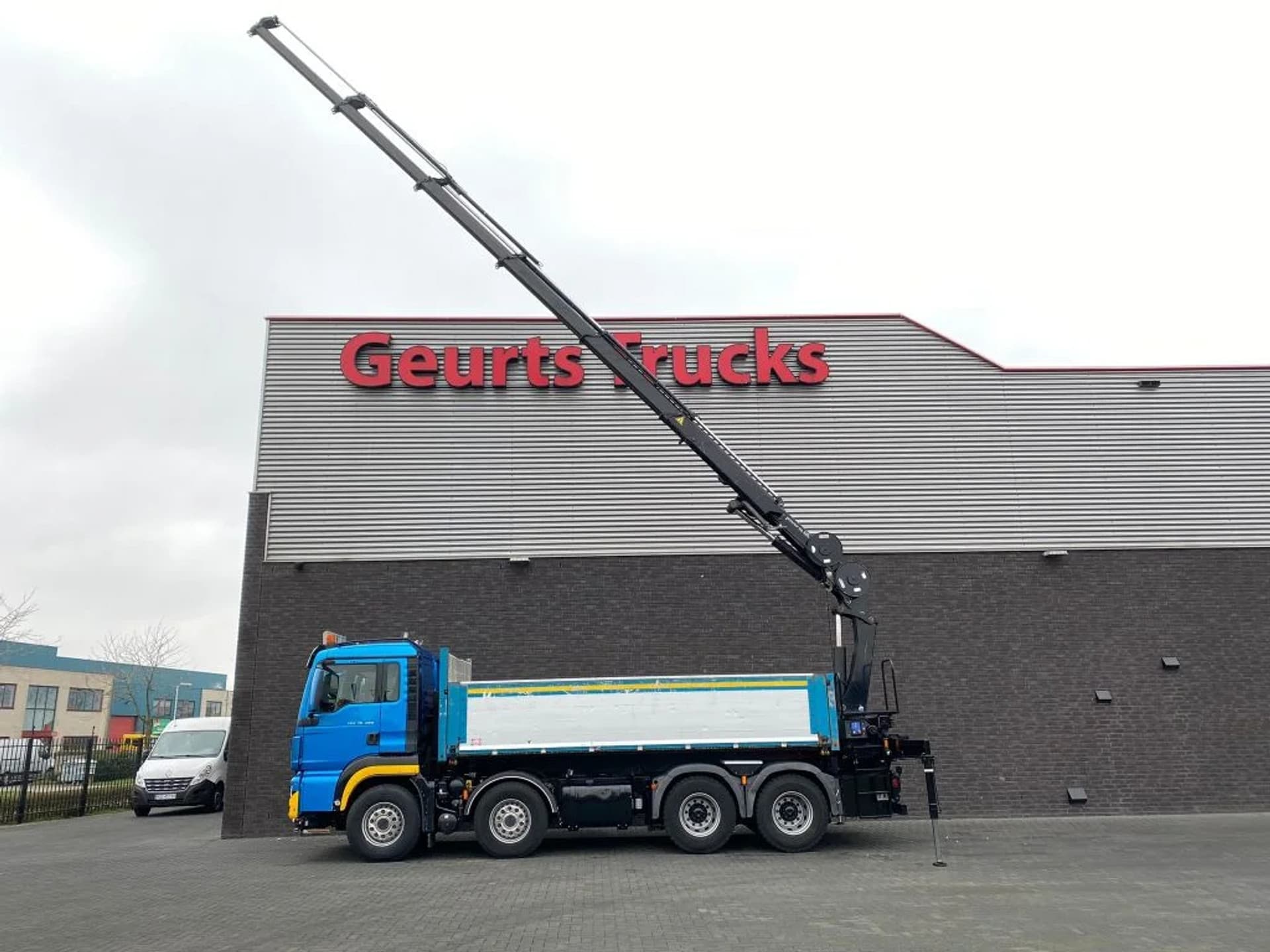 Foto 2 van MAN TGS 35.480 8X4 KIPPER/TIPPER + HMF 2620-K5 KRAAN/KRAN/CRANE/GRUA