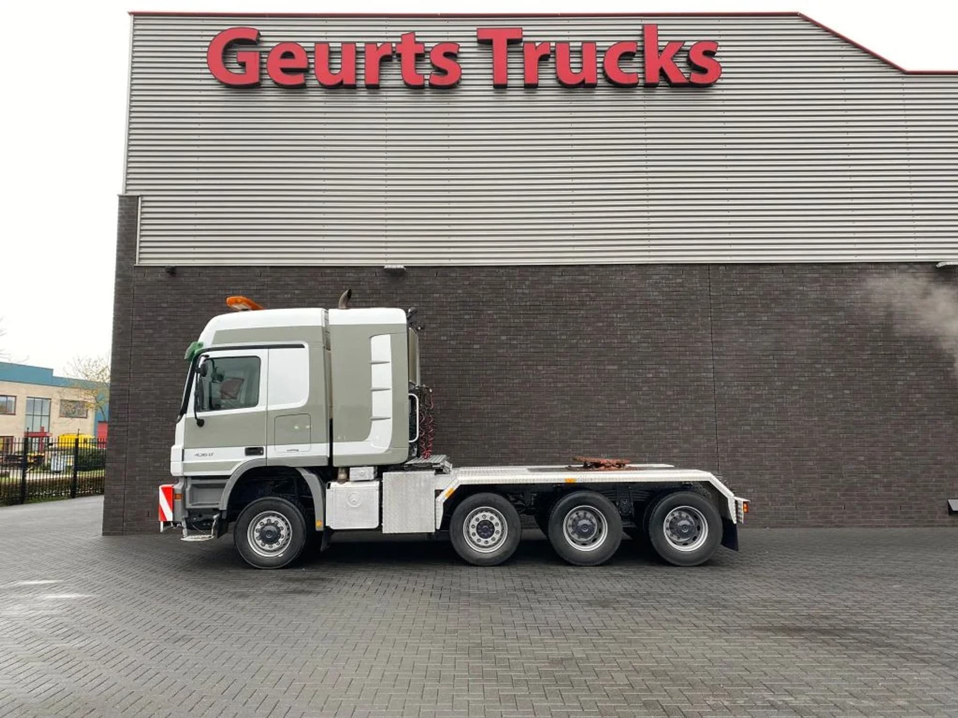 Foto 1 van Mercedes-Benz Actros 4360 V8 8X6 V8 SLT TITAN HEAVY DUTY TRACTOR 250 TON