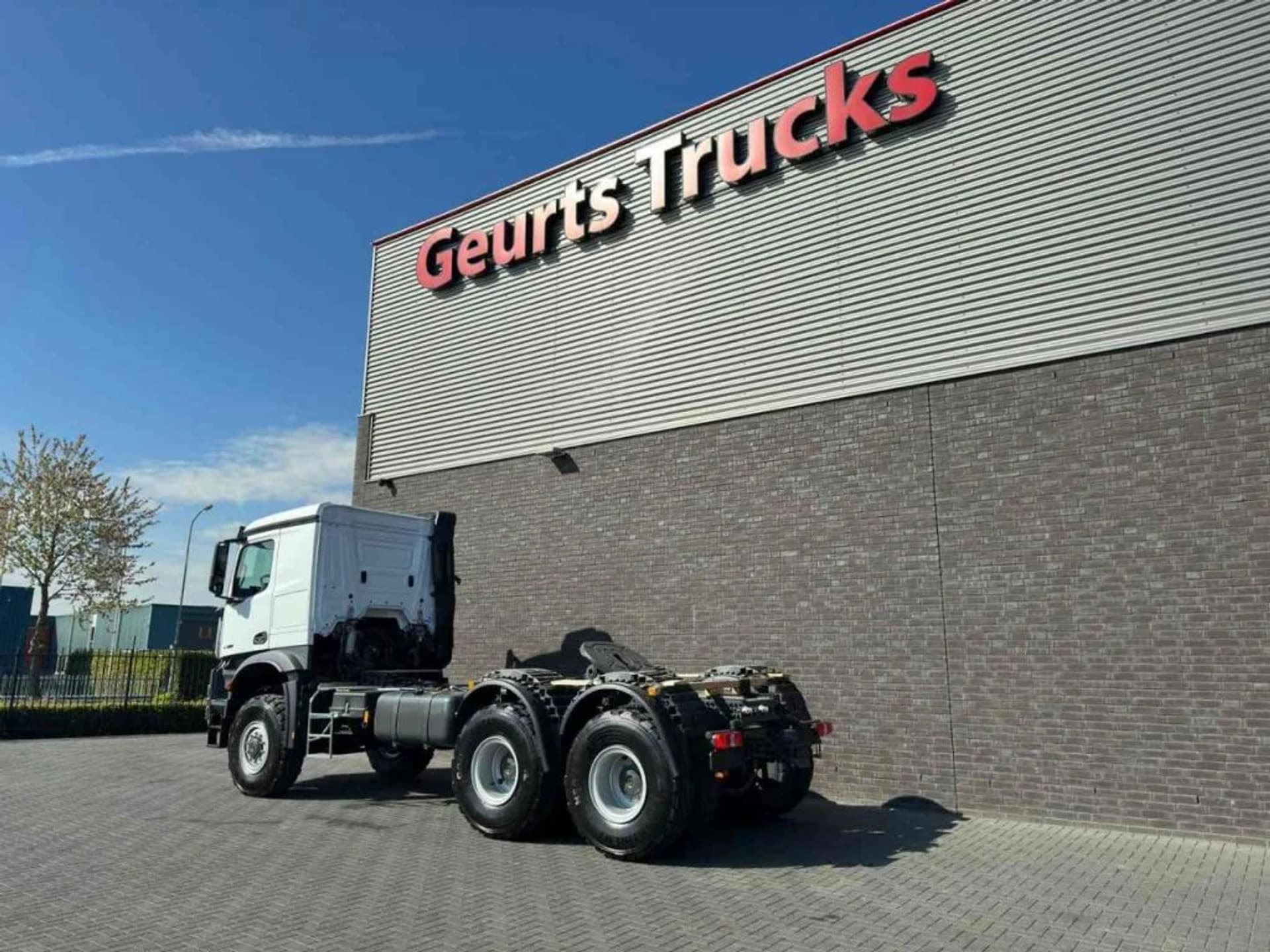Foto 3 van Mercedes-Benz Arocs 4052 AS 6X6 HEAVY DUTY TRACTOR NEW !!! 2X IN STOCK !!!!