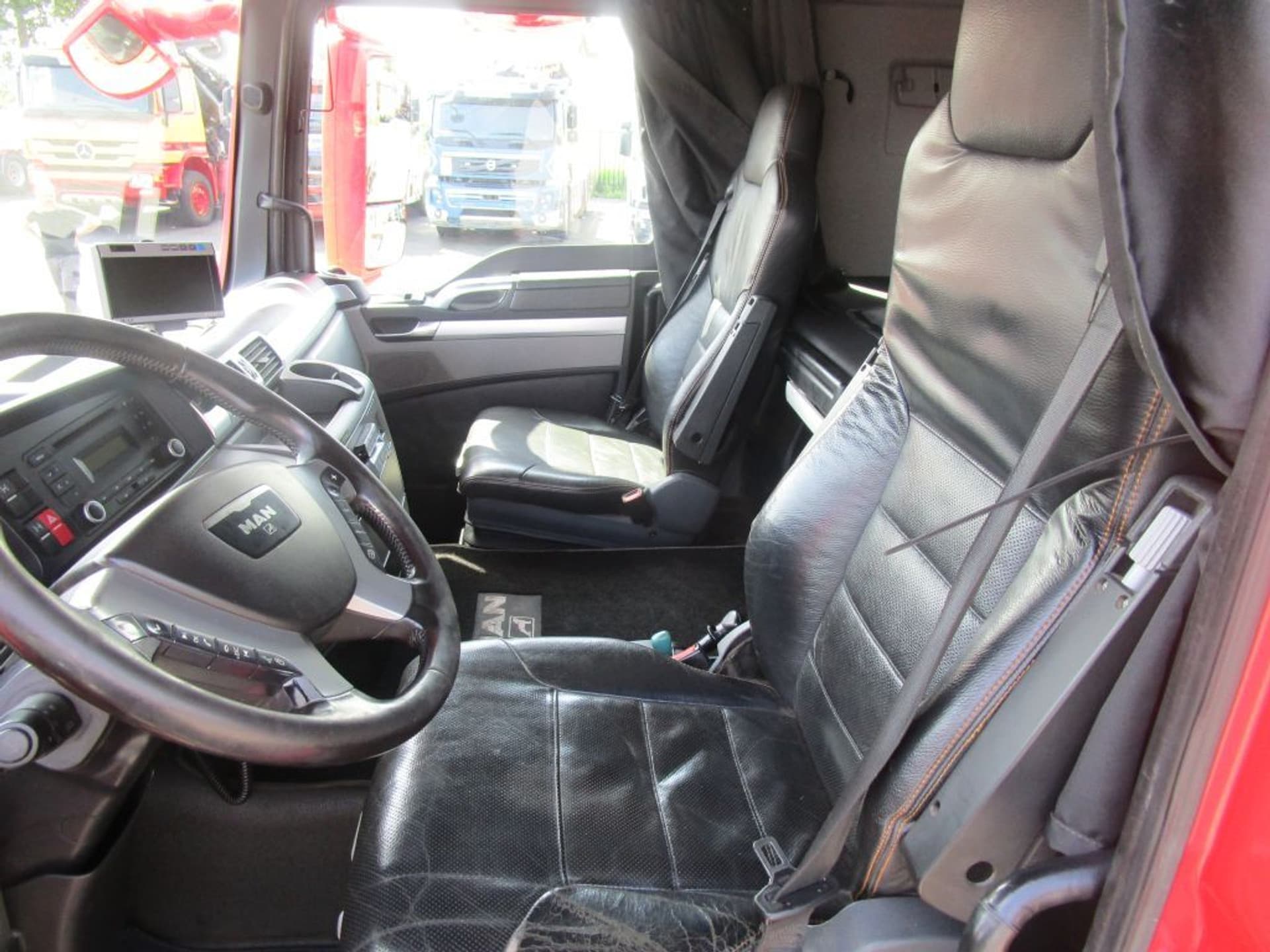 Foto 5 van MAN TGS 35.440 TGS 35.440 8x4-4 Tridem Haakarm+ Kraan