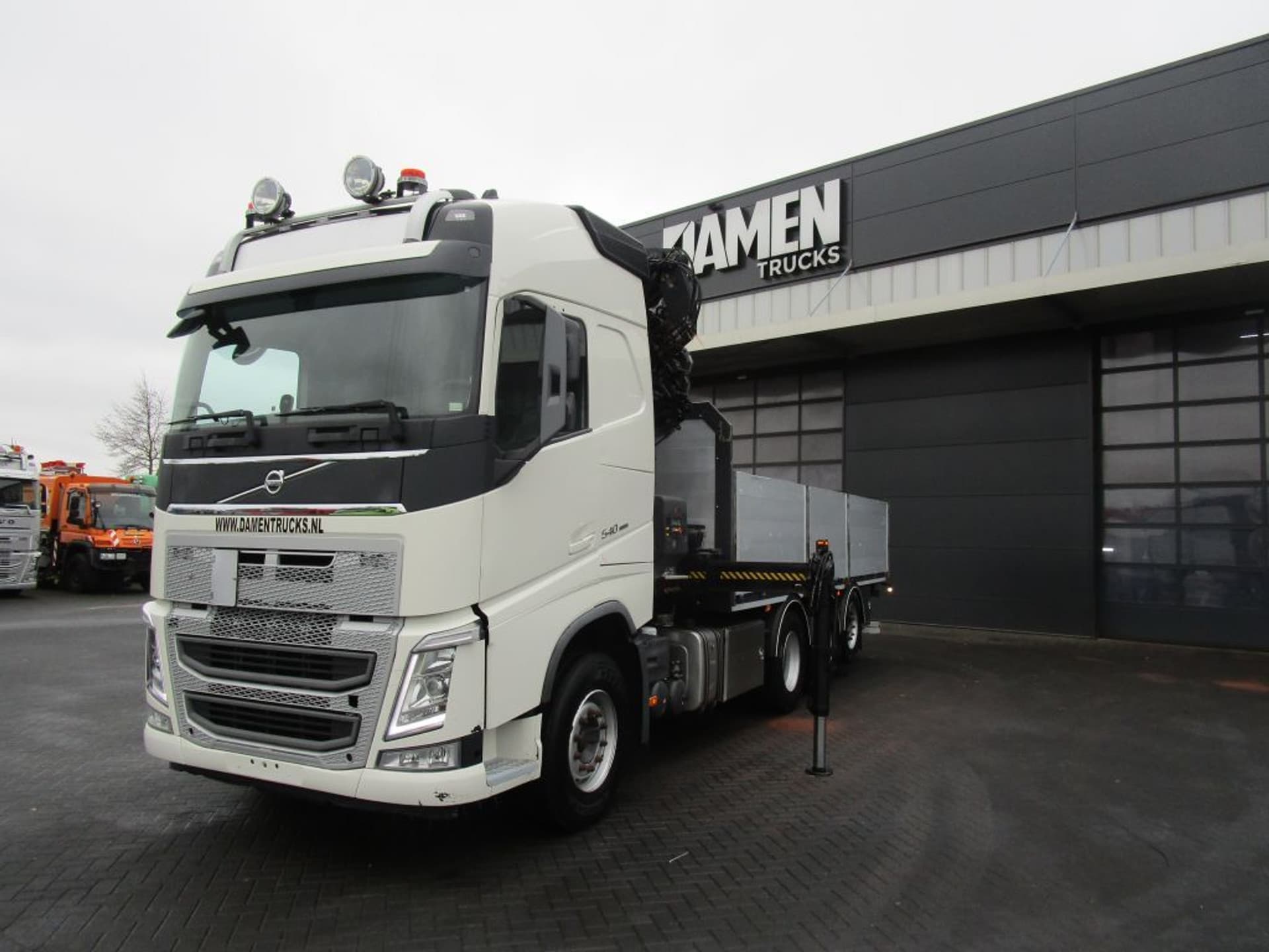 Foto 4 van Volvo FH 540 FH 540 8x4 Euro 6 HIAB 302 E-6 + JIB 45X-3