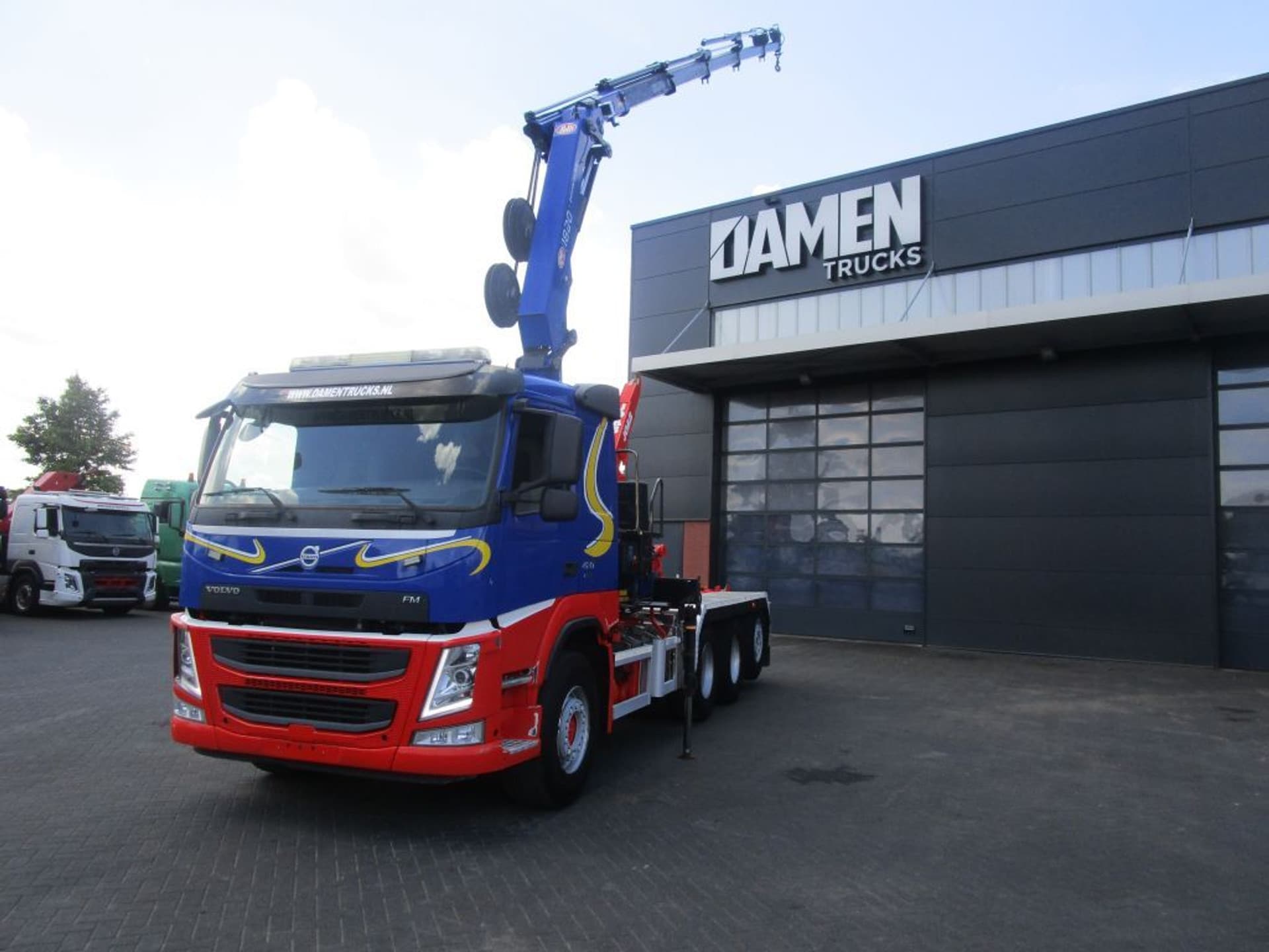 Foto 2 van Volvo FM 13 FM 13.420 8x4 ( Tridem ) Euro 6 HMF 1820-K5 + JOAB Haakarmsysteem