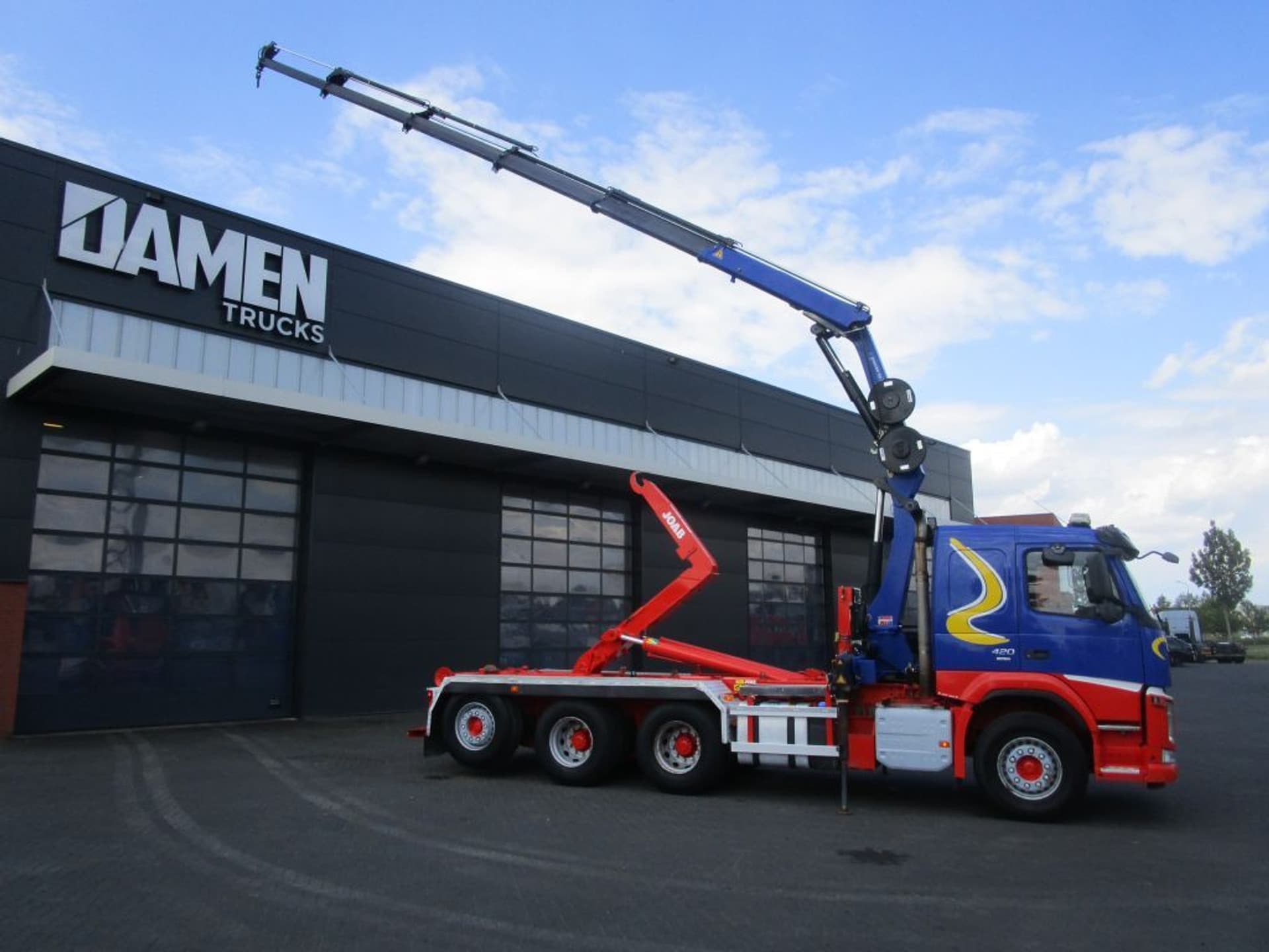 Foto 3 van Volvo FM 13 FM 13.420 8x4 ( Tridem ) Euro 6 HMF 1820-K5 + JOAB Haakarmsysteem