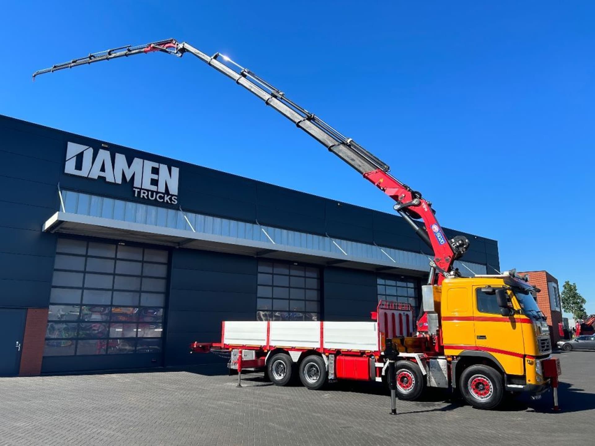 Foto 3 van Volvo FH 540 8x4 HMF 6020-OK6 + JIB FJ 1200-K6