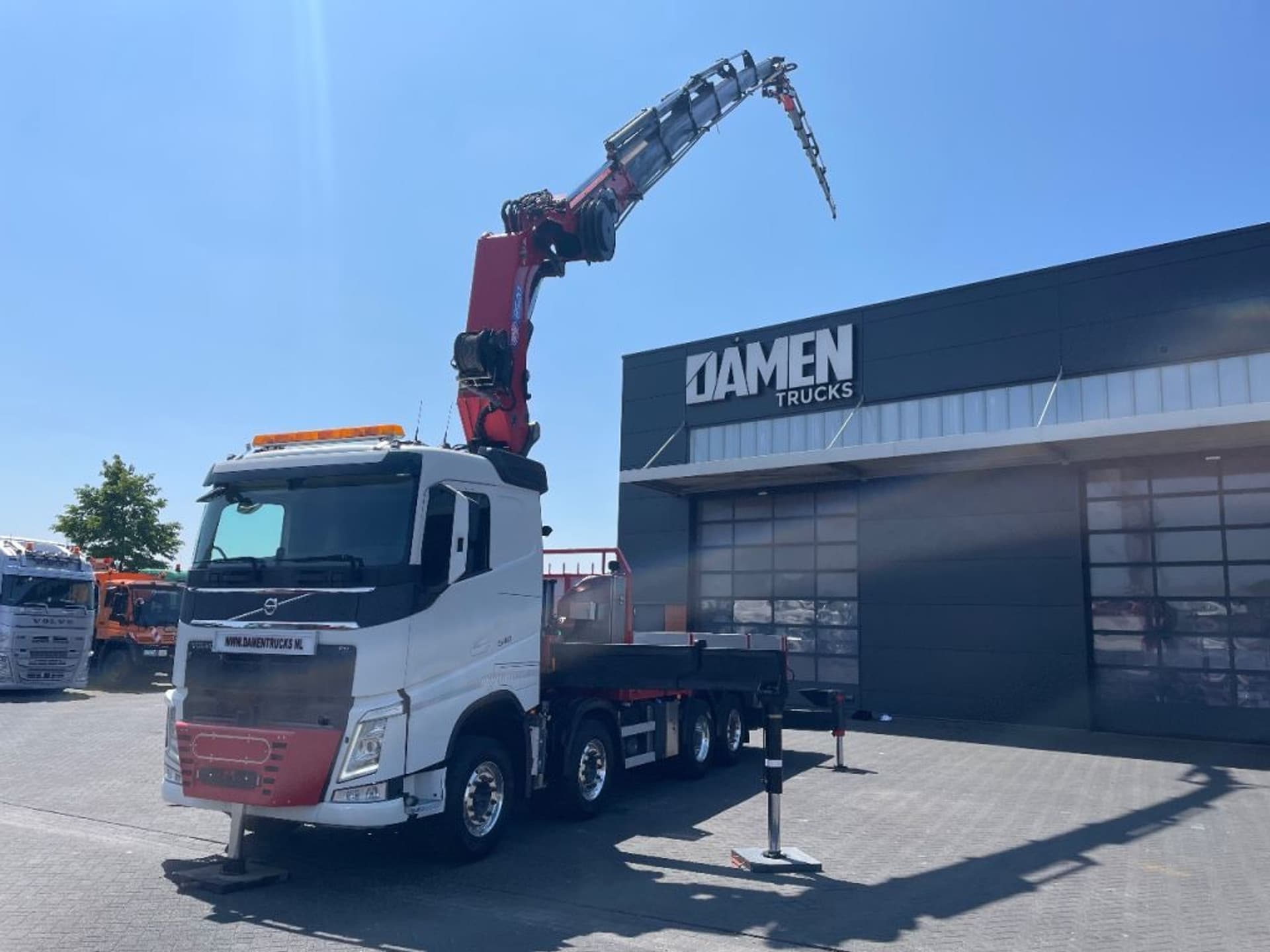 Foto 2 van Volvo FH 540 8x2 Euro 6 HMF 8520-O-H6 + JIB FJ 2000-K6