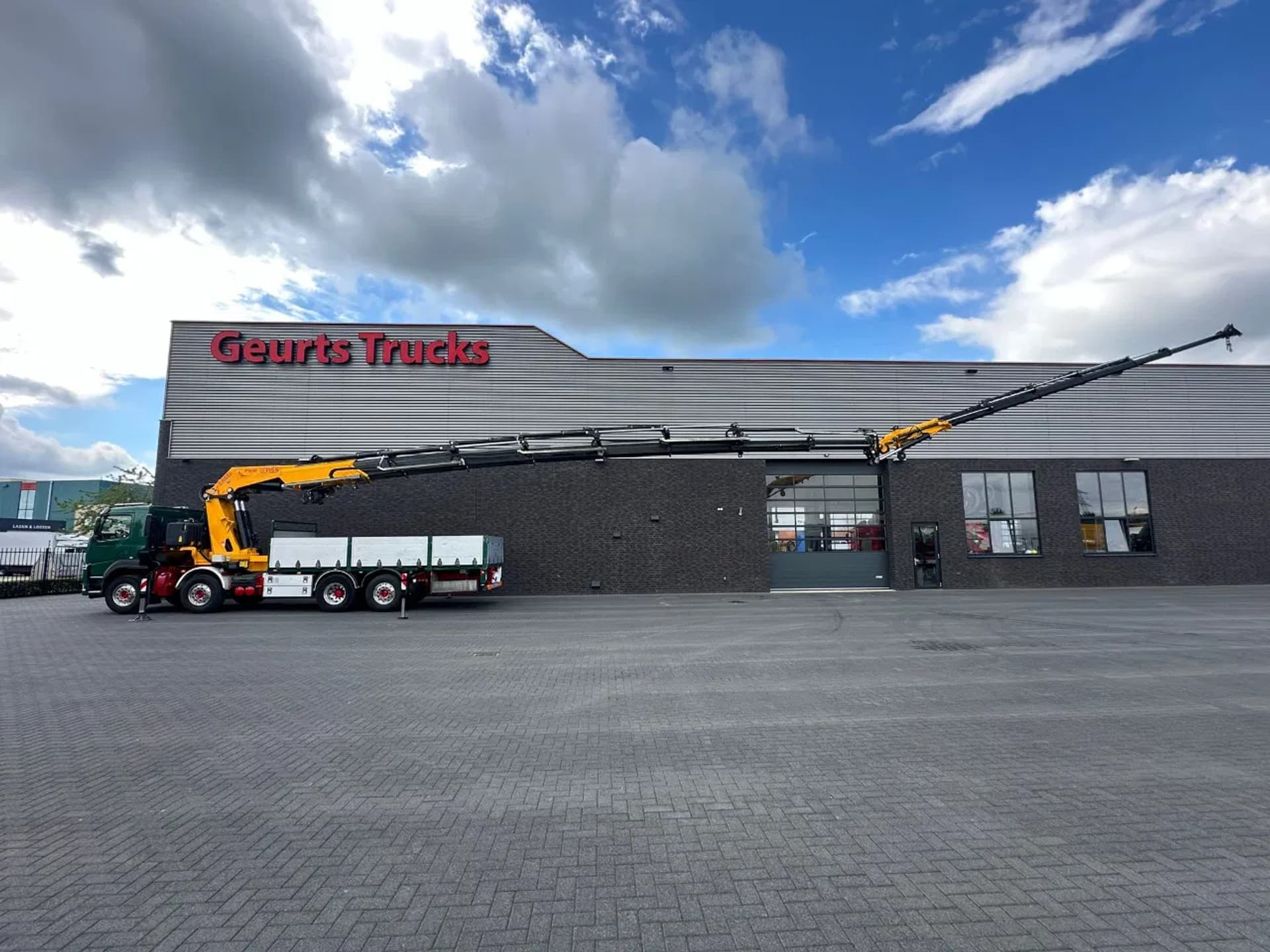 Foto 3 van Volvo FM 500 8X2 + FASSI F1350RA.2.28 XHE-DYNAMIC + JIB L616 KRAAN/KRAN/CRANE/GRUA