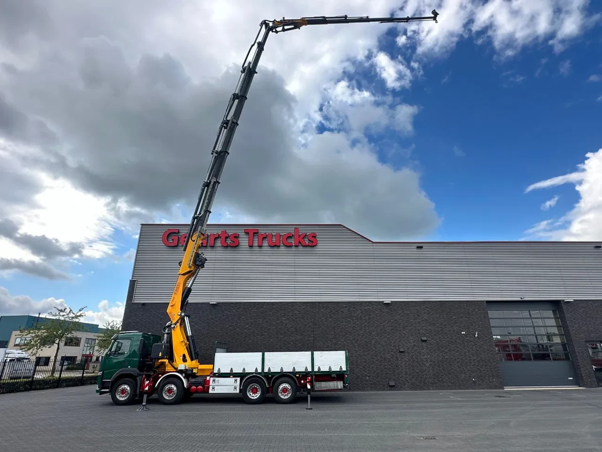 Foto 4 van Volvo FM 500 8X2 + FASSI F1350RA.2.28 XHE-DYNAMIC + JIB L616 KRAAN/KRAN/CRANE/GRUA