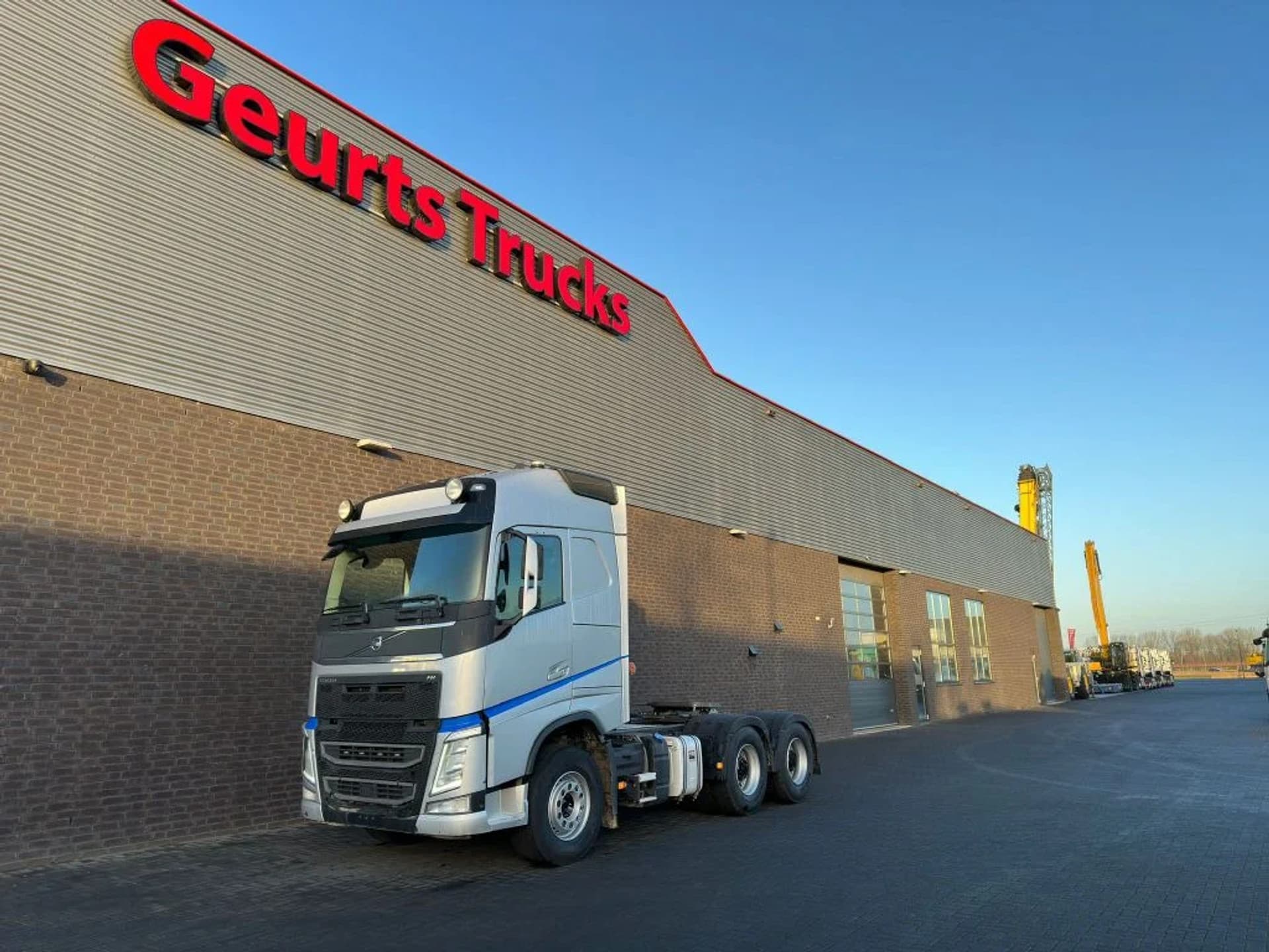 Foto 2 van Volvo FH 460 6X4 TREKKER/TRACTOR/SZM EURO 6 HYDRAULIC