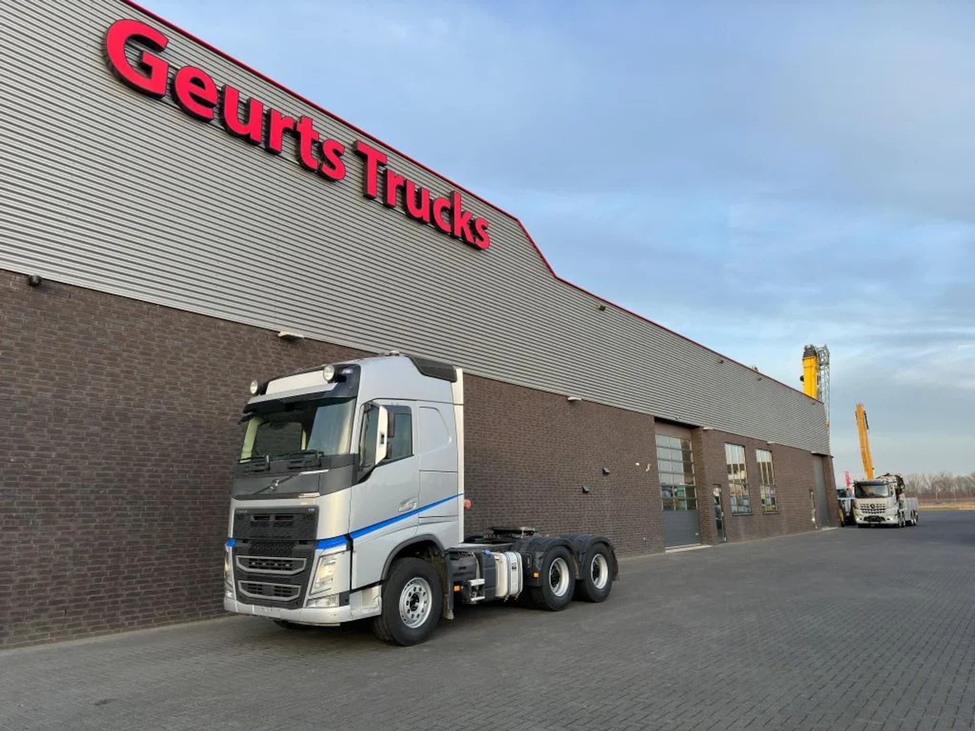 Foto 2 van Volvo FH 460 6X4 TREKKER/TRACTOR/SZM EURO 6 HYDRAULIC