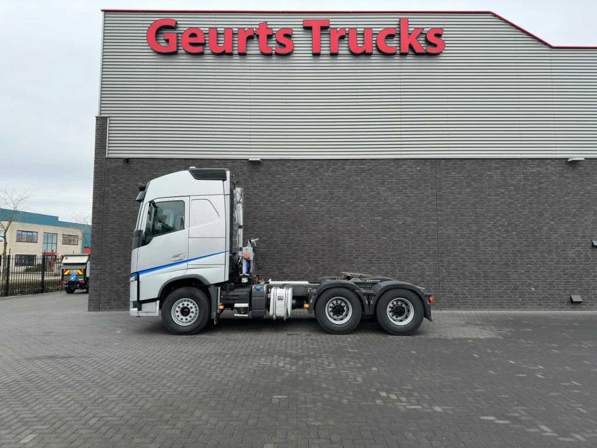 Foto 1 van Volvo FH 460 6X4 TREKKER/TRACTOR/SZM EURO 6 HYDRAULIC