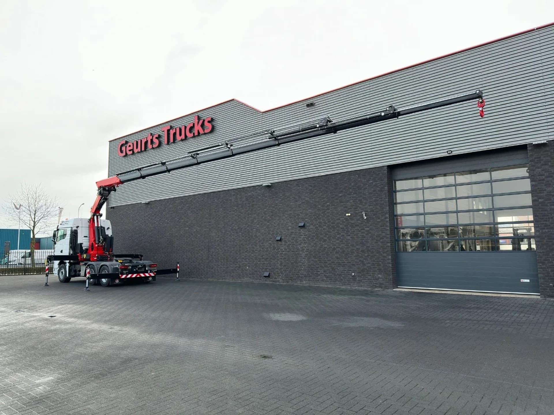 Foto 3 van MAN TGX 33.520 6X4 TREKKER-BAKWAGEN COMBI + FASSI F485RA.2.28 KRAAN/KRAN/CRANE/GRUA/NEW