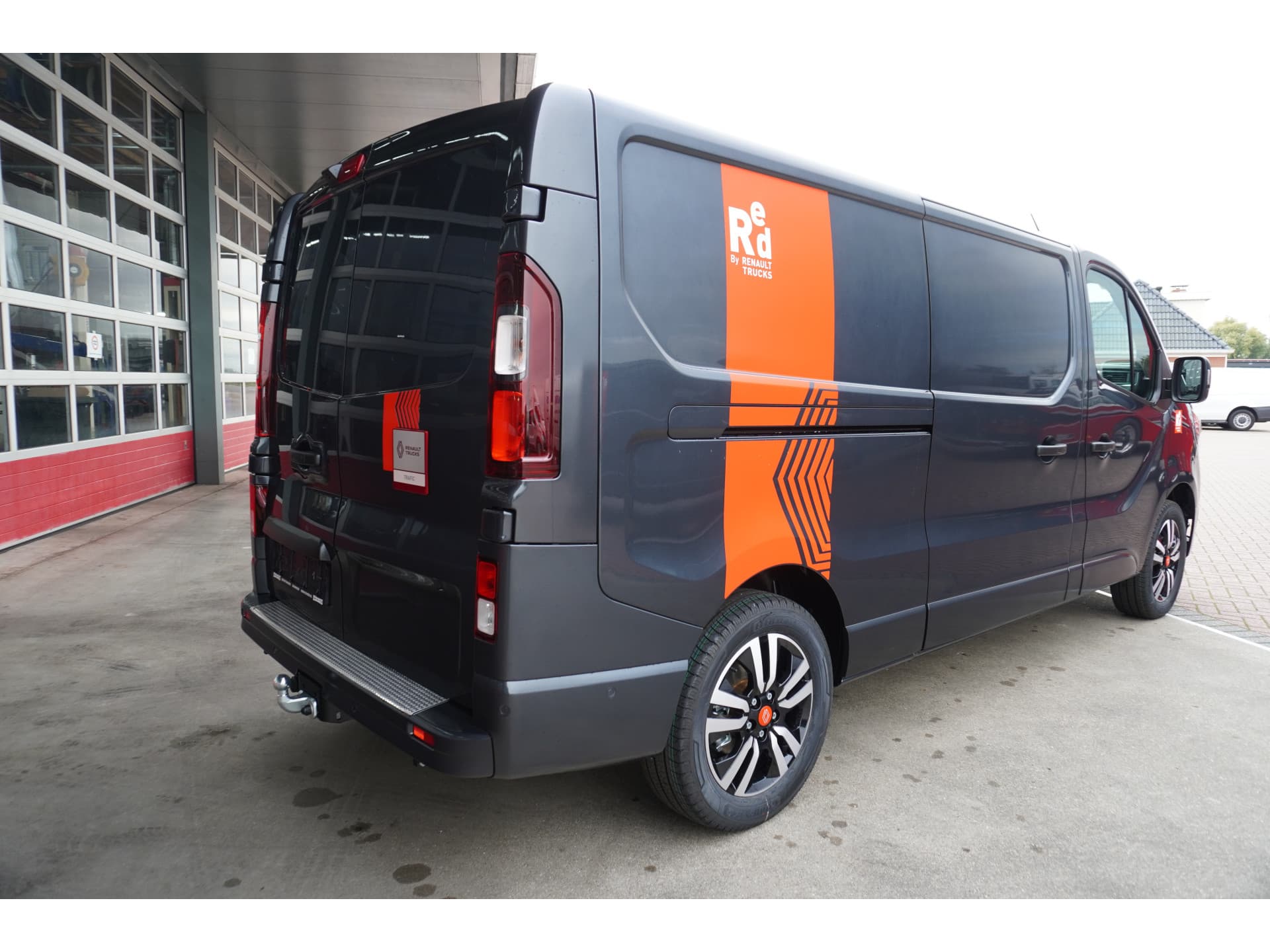 Foto 4 van Renault 2.0 Blue dCi 170pk T30 L2H1 Red Edition Exclusive Automaat Schuifdeur L / R